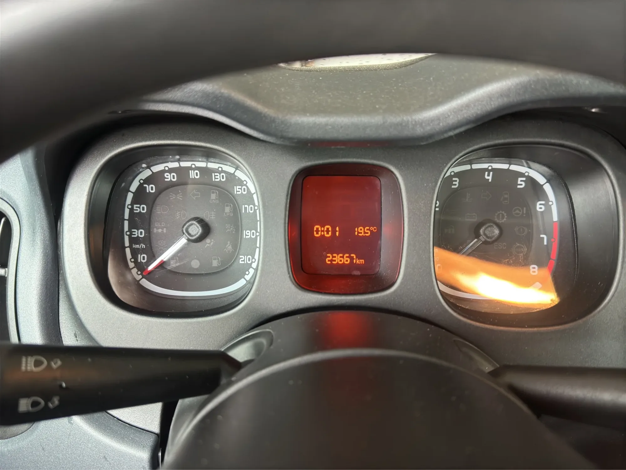 Fiat Panda 1.0 HYBRID 2023 — foto 11 di 16