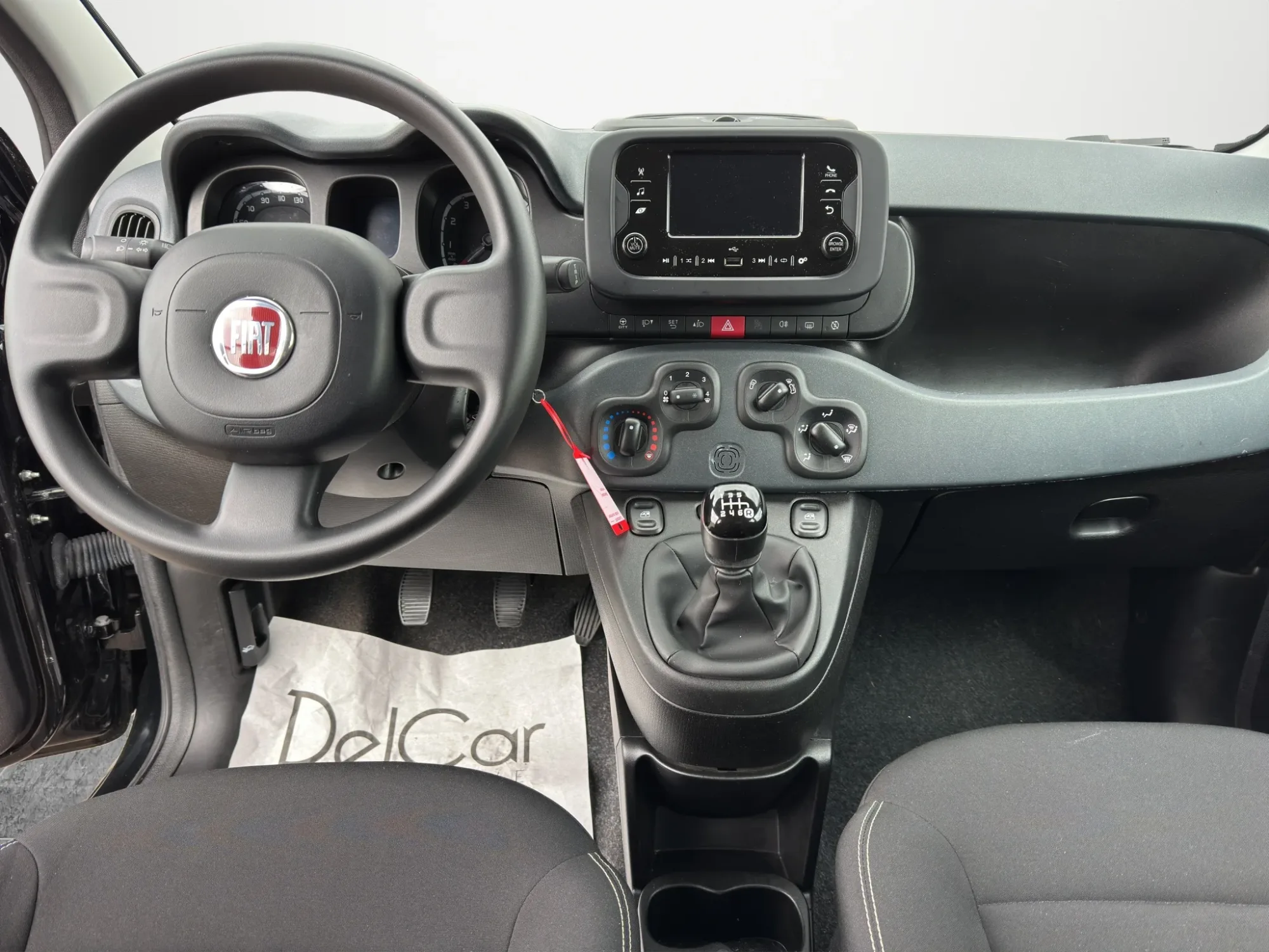 Fiat Panda 1.0 HYBRID 2023 — foto 13 di 16