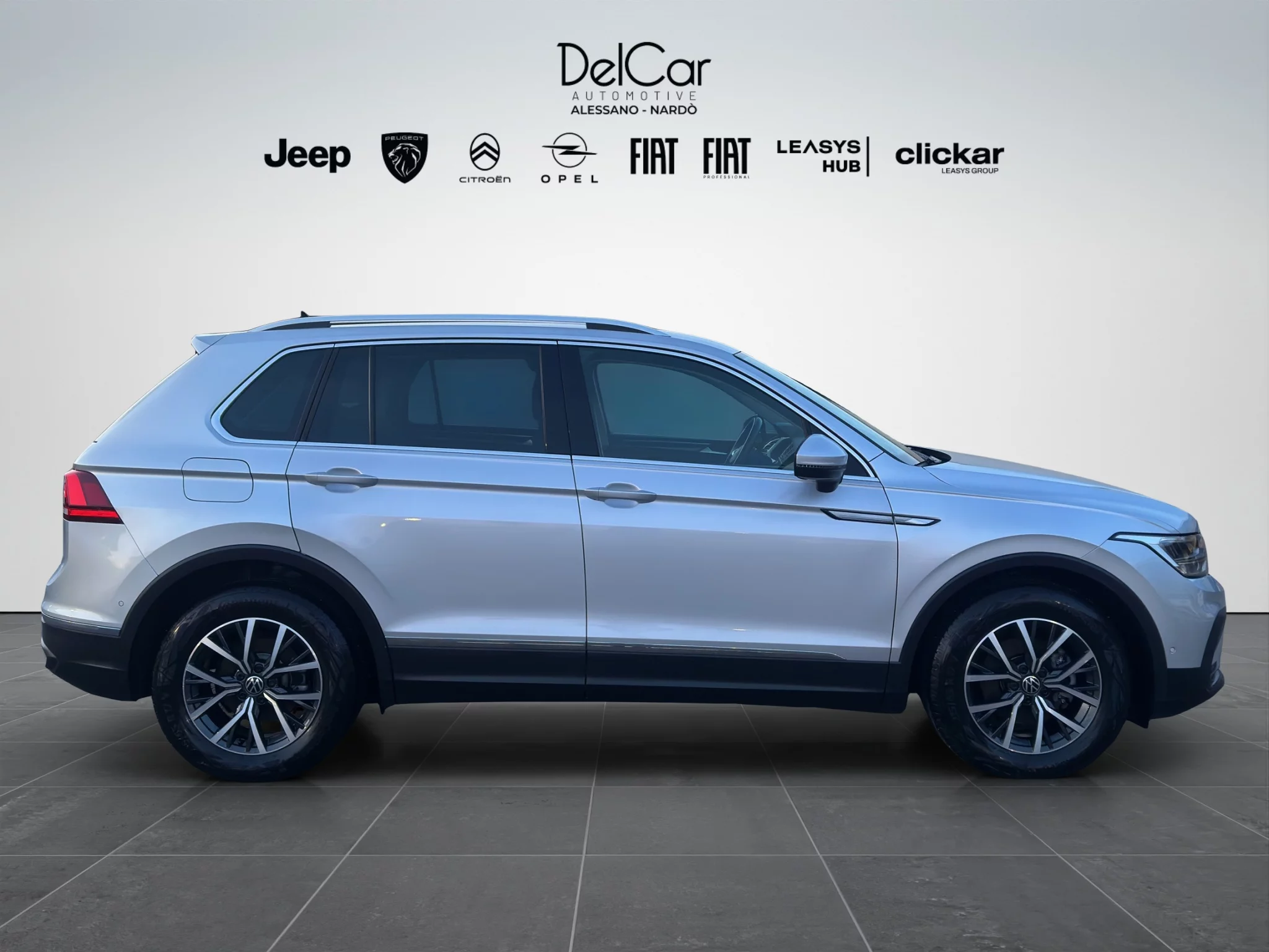 Volkswagen Tiguan 2.0 TDI LIFE 2021 — foto 7 di 23
