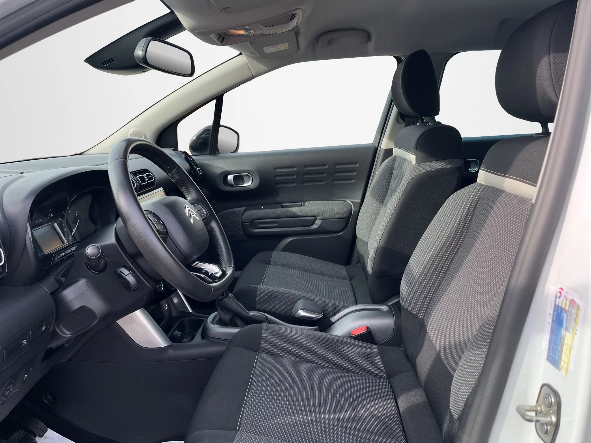 Citroën C3 AIRCROSS 1.2 SHINE 2018 — foto 9 di 18