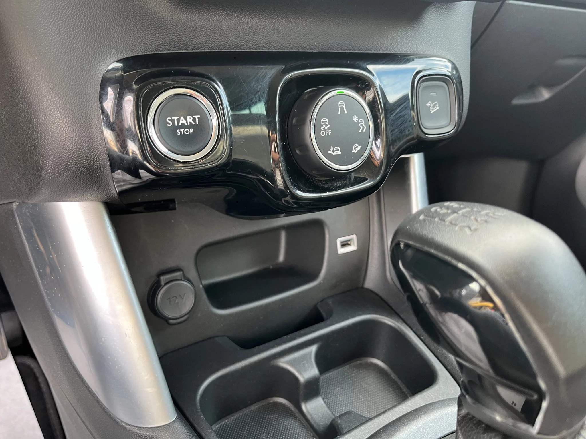 Citroën C3 AIRCROSS 1.2 SHINE 2018 — foto 15 di 18