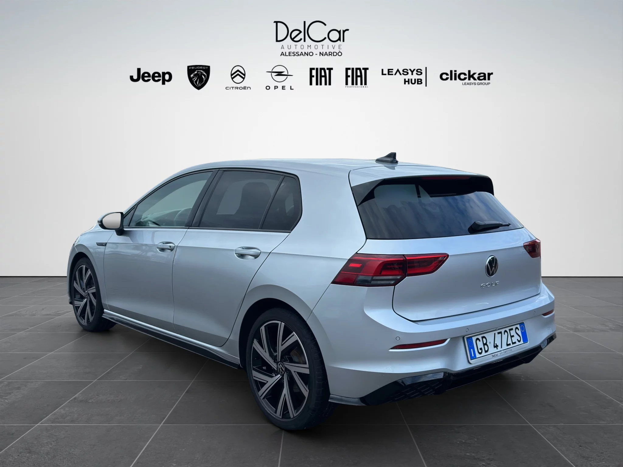 Volkswagen Golf VIII 2.0 TDI 150 CV DSG R-LINE 2020 — foto 4 di 24
