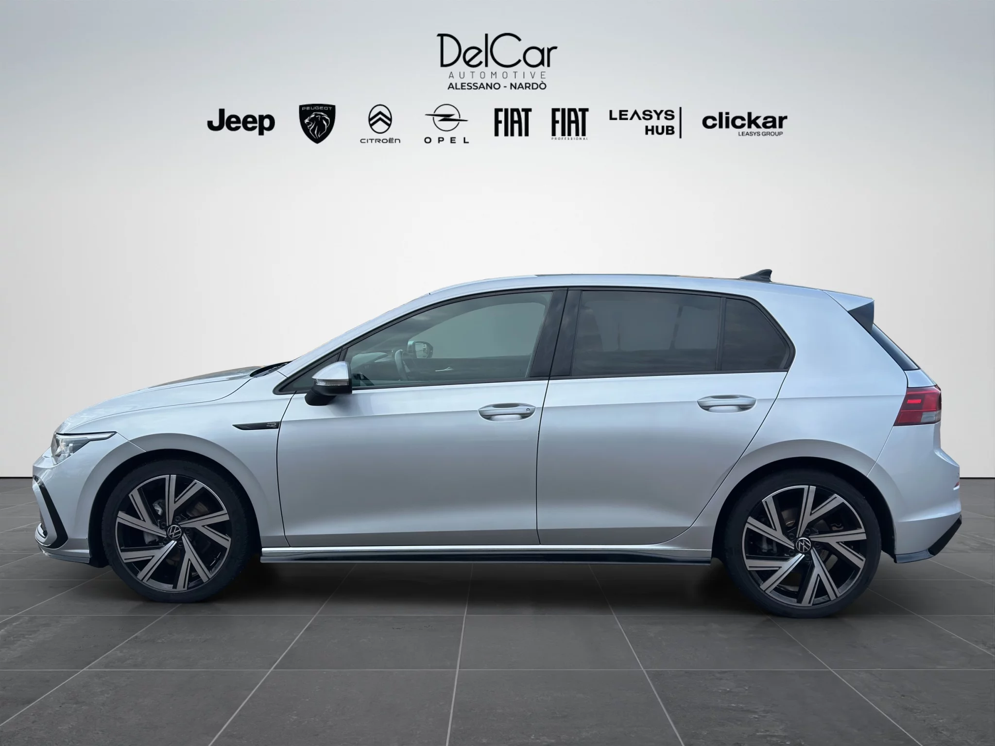 Volkswagen Golf VIII 2.0 TDI 150 CV DSG R-LINE 2020 — foto 3 di 24