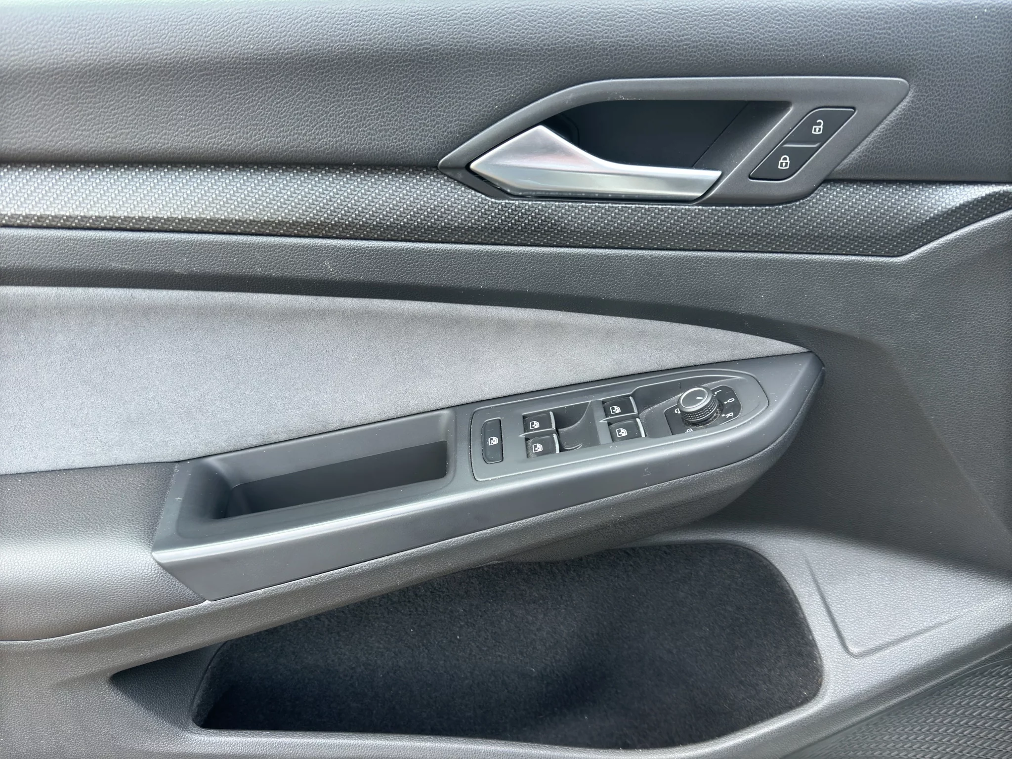 Volkswagen Golf VIII 2.0 TDI 150 CV DSG R-LINE 2020 — foto 12 di 24