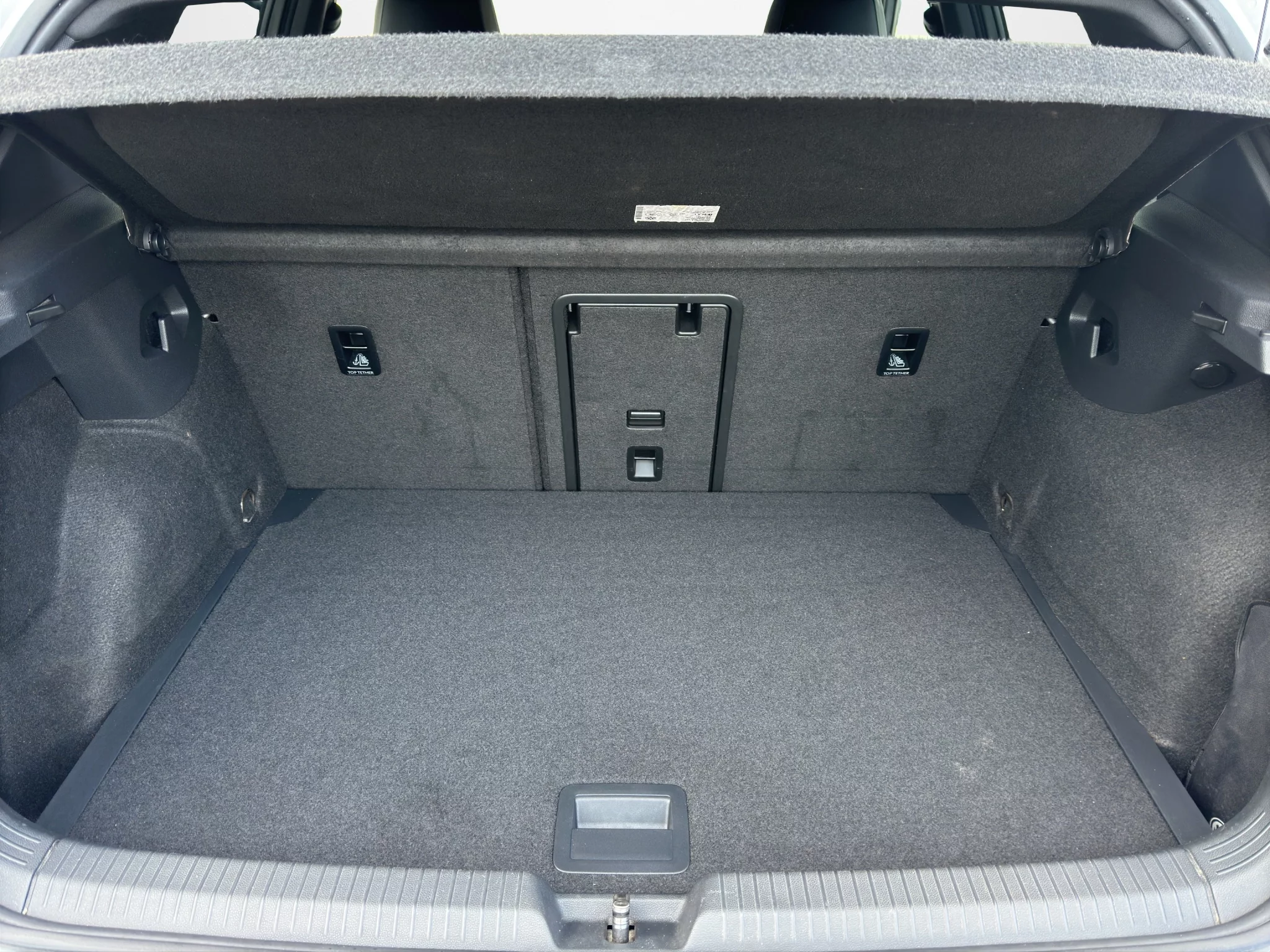Volkswagen Golf VIII 2.0 TDI 150 CV DSG R-LINE 2020 — foto 19 di 24