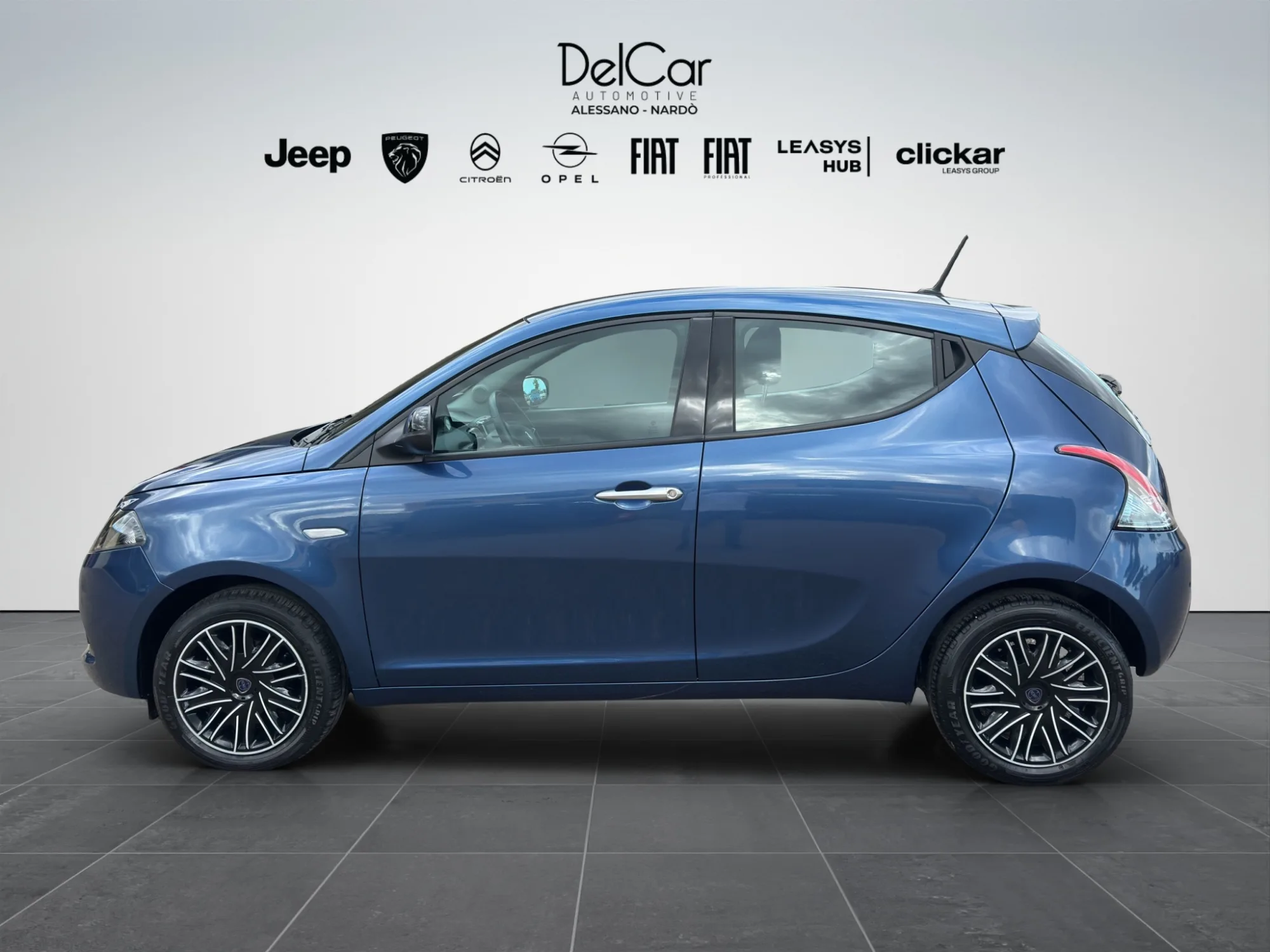 Lancia Ypsilon Oro 2023 — foto 3 di 22