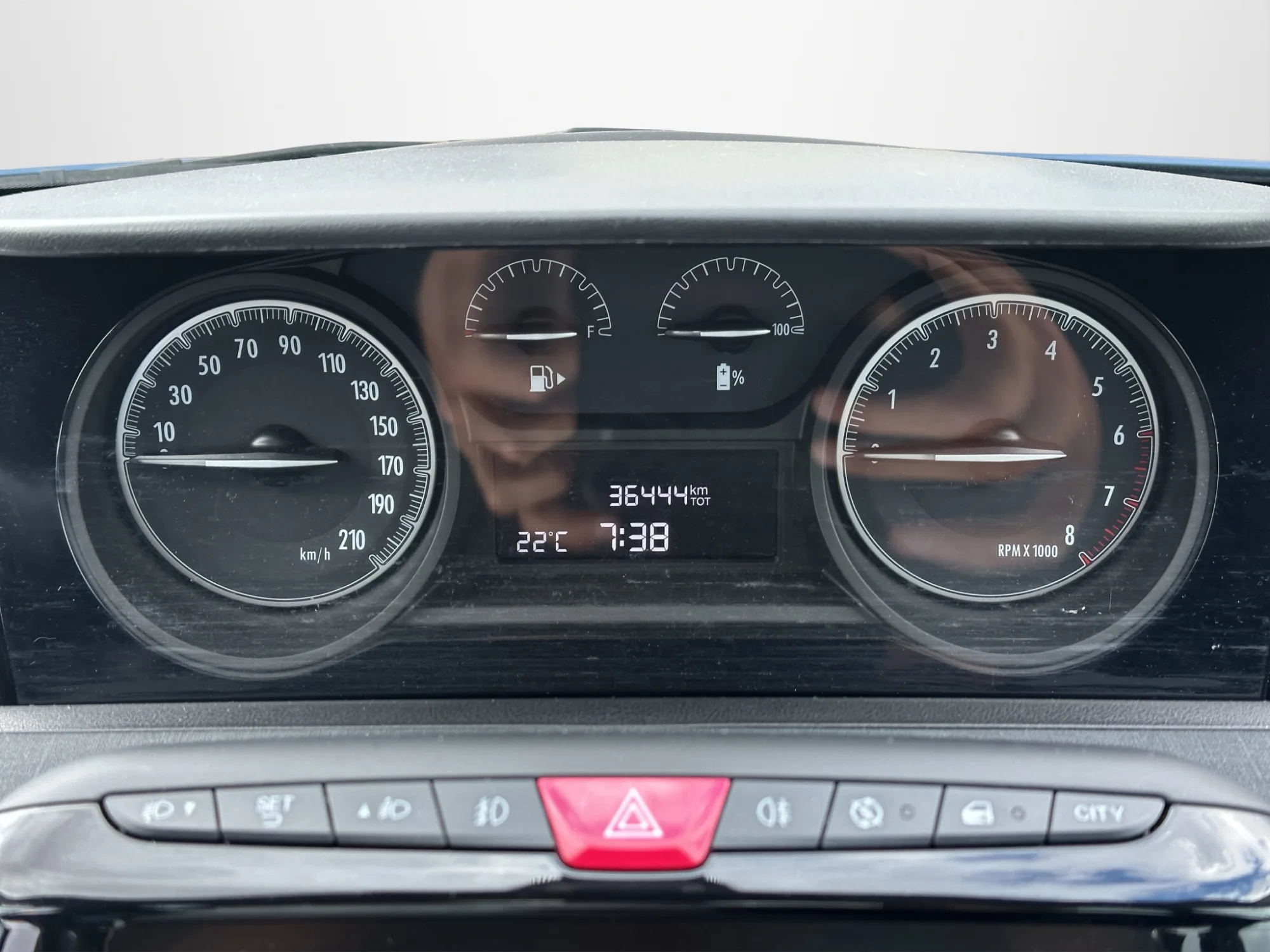 Lancia Ypsilon Oro 2023 — foto 11 di 22
