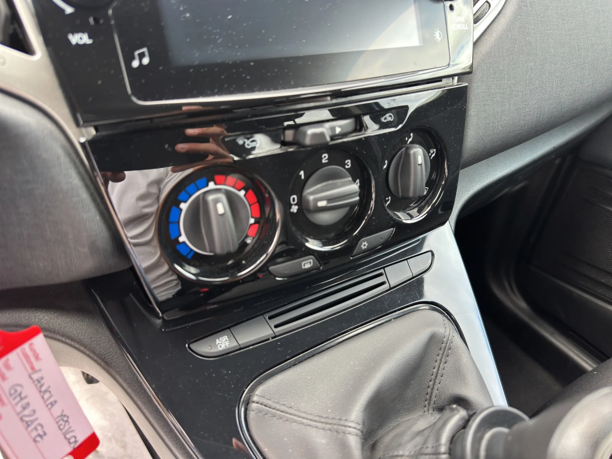 Lancia Ypsilon Oro 2023 — foto 16 di 22