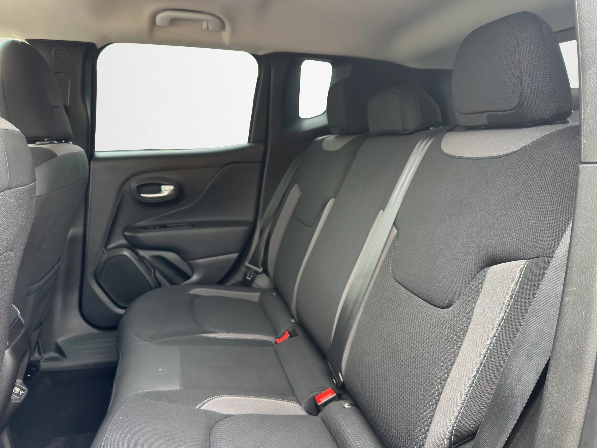 Jeep Renegade 1.6 MJT LIMITED 2023 — foto 13 di 19