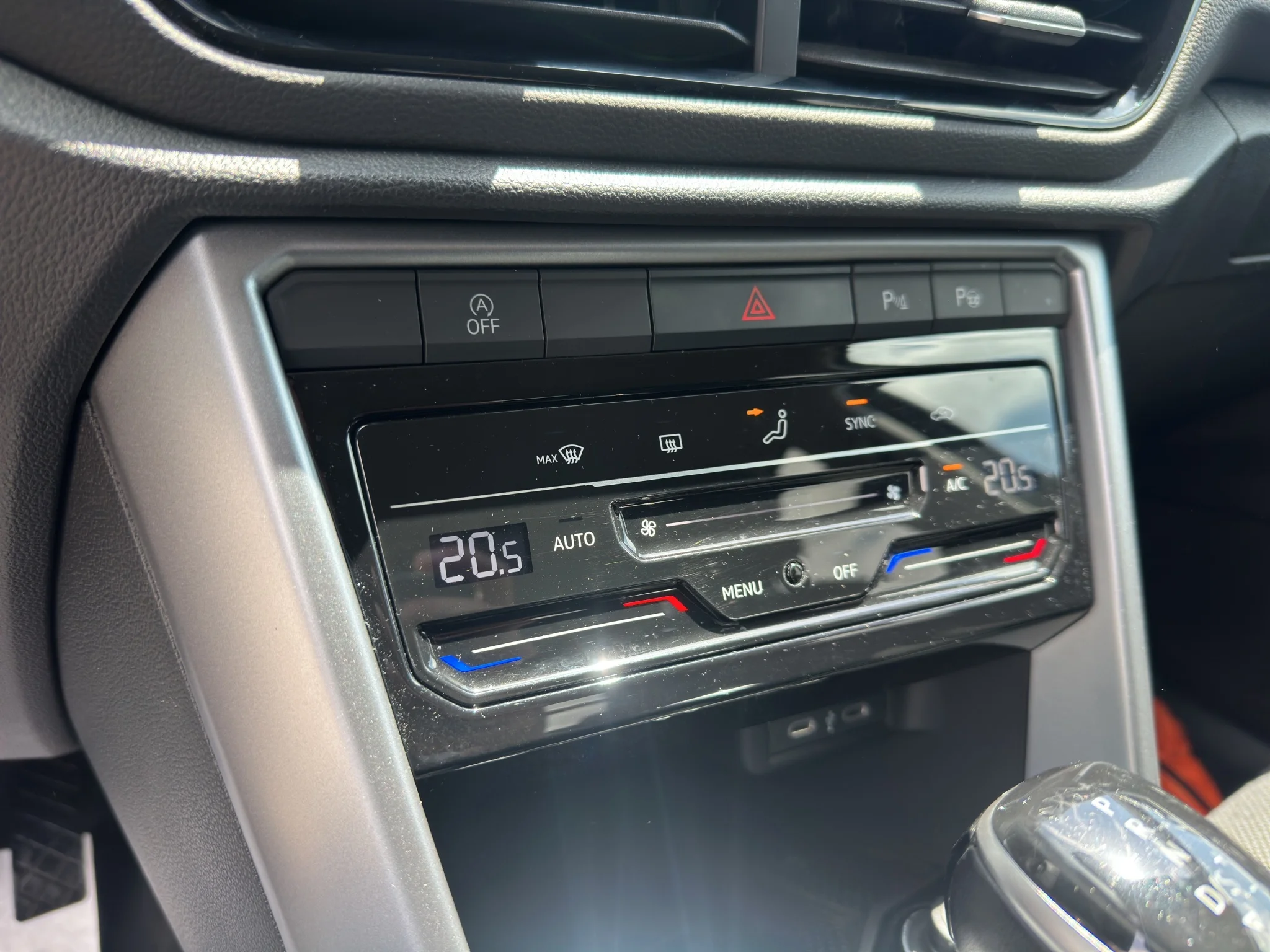 Volkswagen T-Roc 1.5 TSI DSG SPORT 2024 — foto 16 di 22
