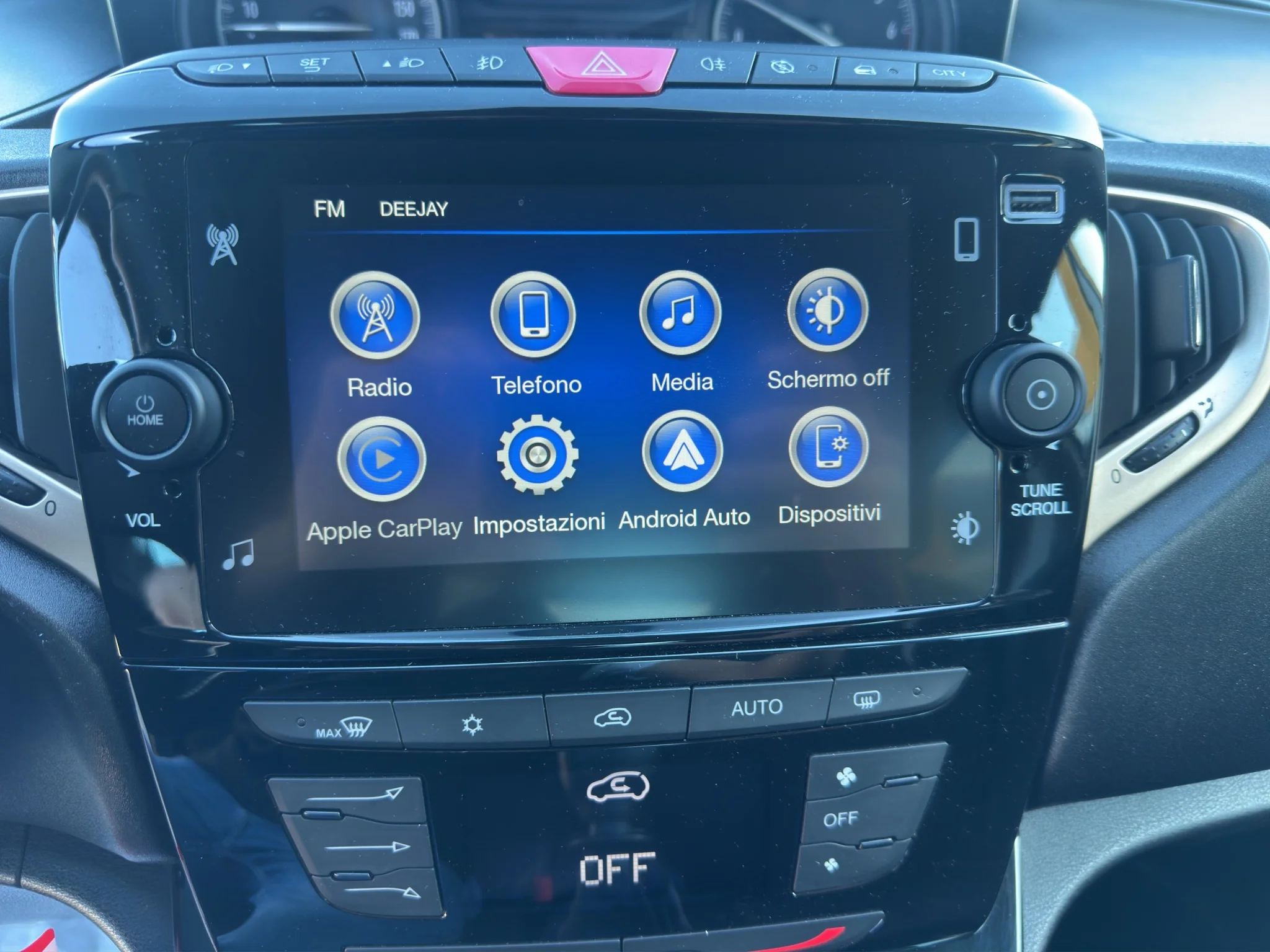 Lancia Ypsilon 1.0 HYBRID ALBERTA FERRETTI 2023 — foto 15 di 20