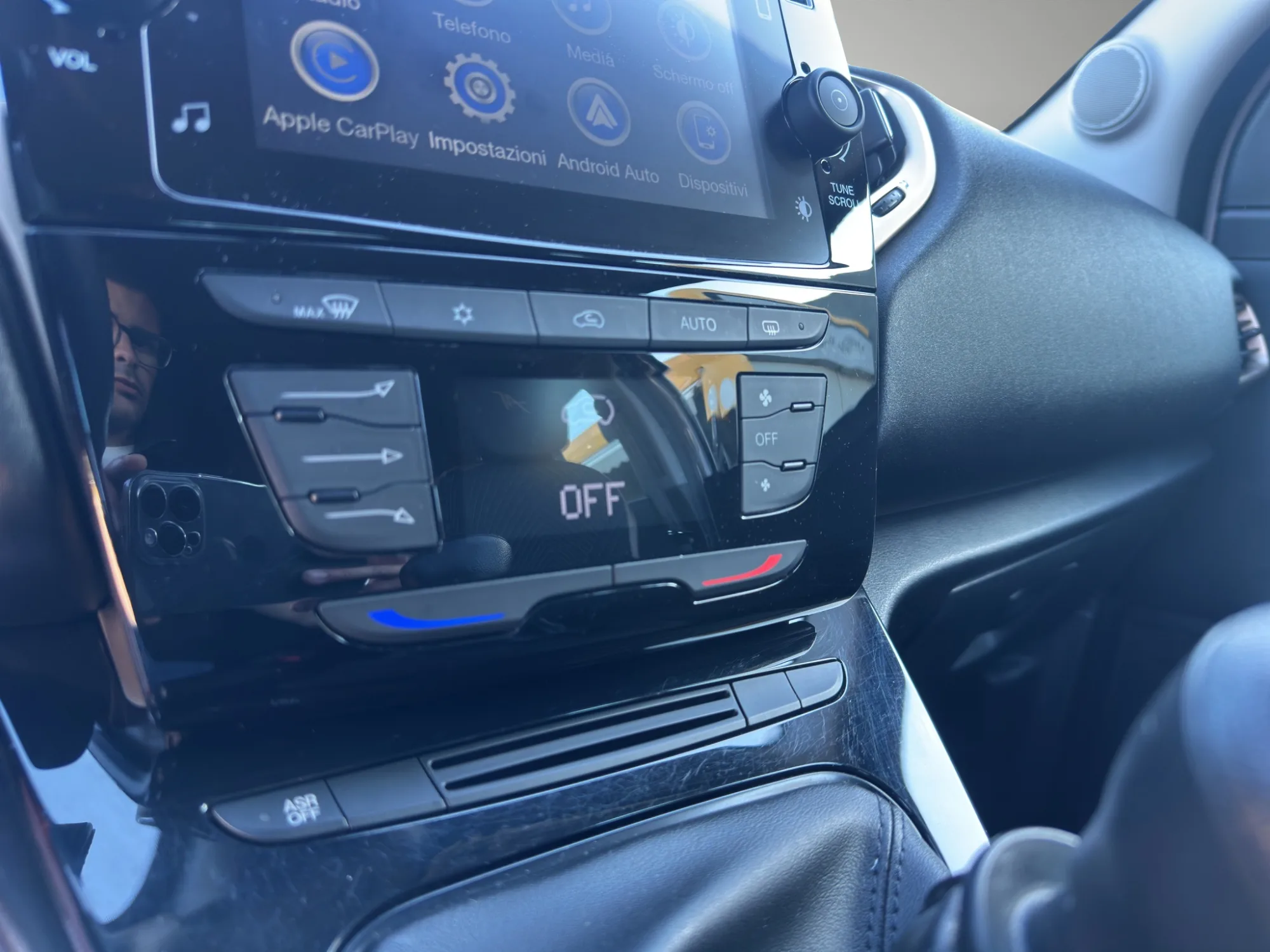 Lancia Ypsilon 1.0 HYBRID ALBERTA FERRETTI 2023 — foto 16 di 20