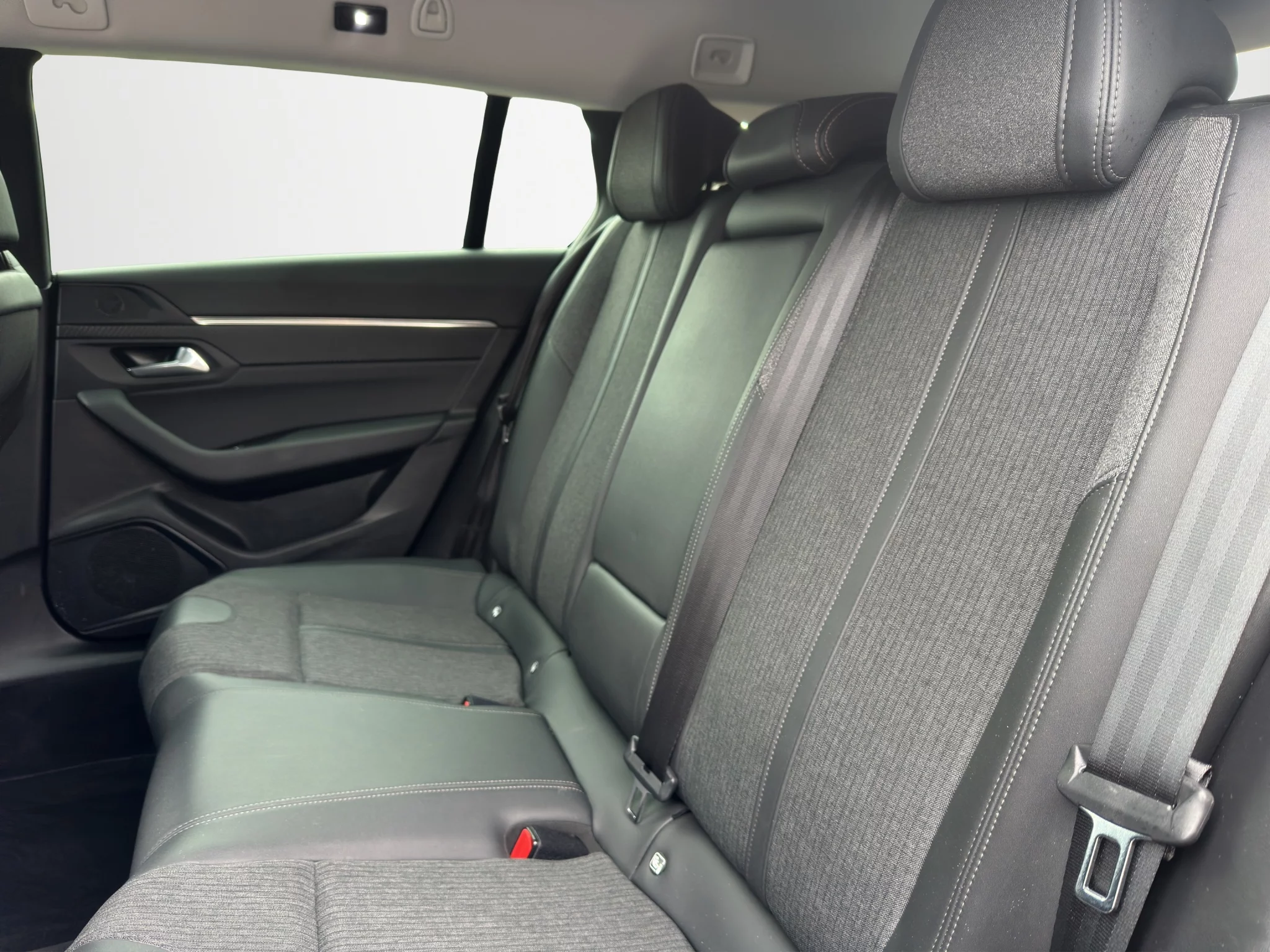 Peugeot 508 SW 1.5 BLUEHDI EAT8 ALLURE PACK 2022 — foto 10 di 19
