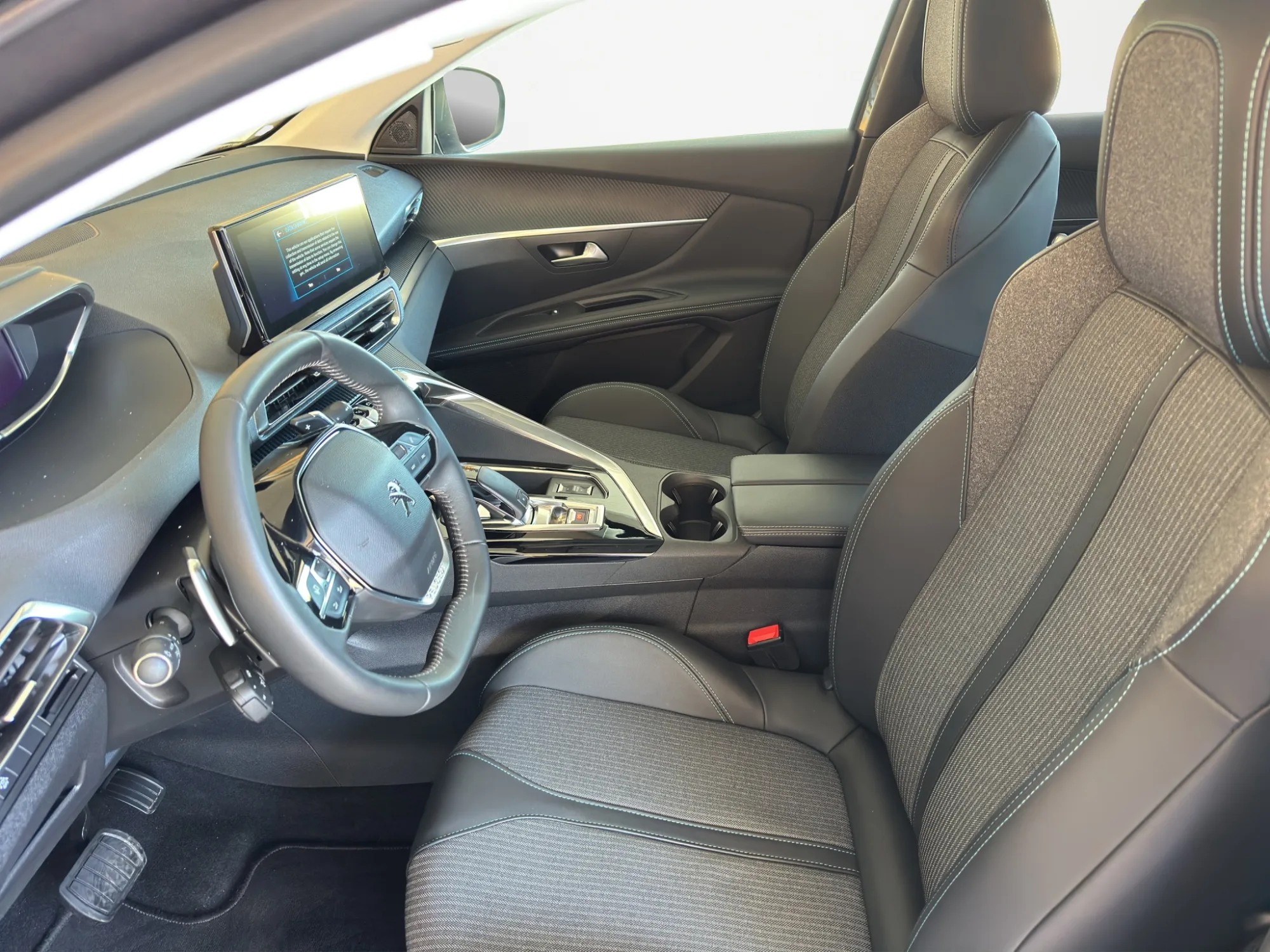 Peugeot 3008 Allure 2023 — foto 9 di 22