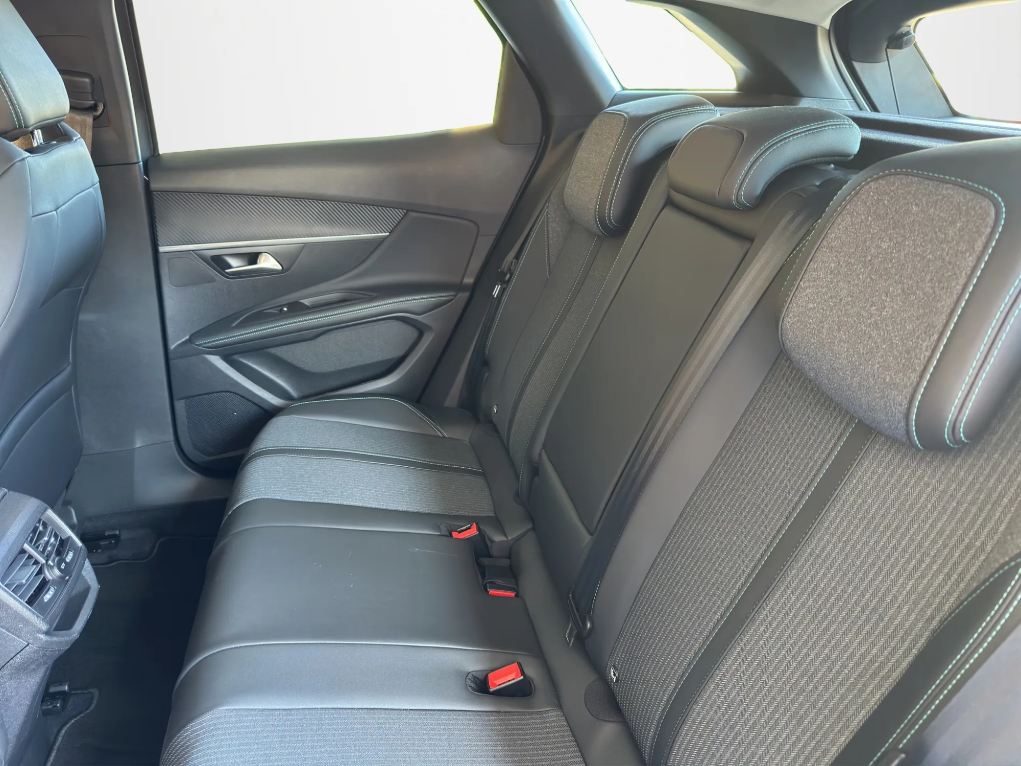 Peugeot 3008 Allure 2023 — foto 13 di 22