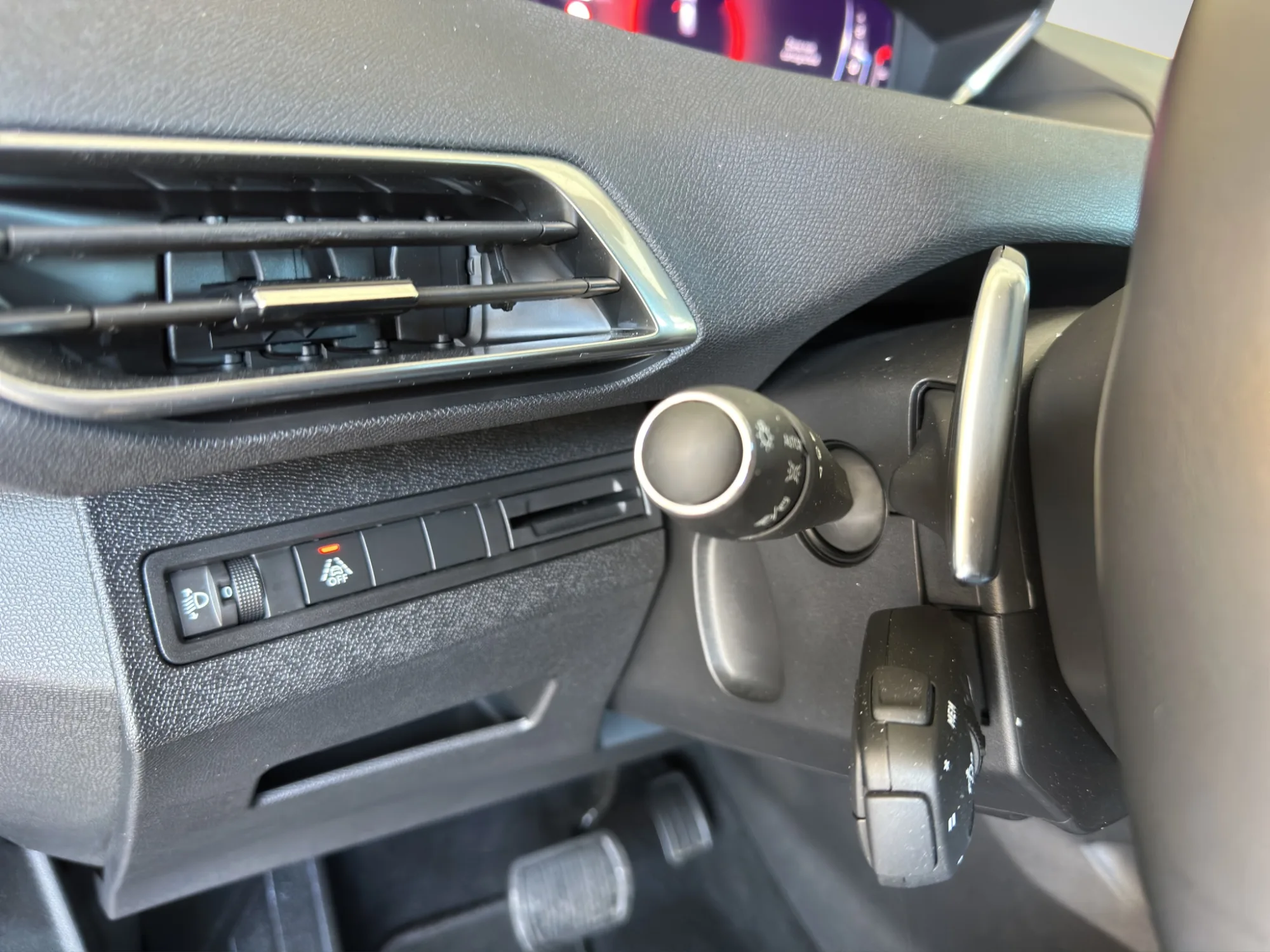Peugeot 3008 Allure 2023 — foto 18 di 22