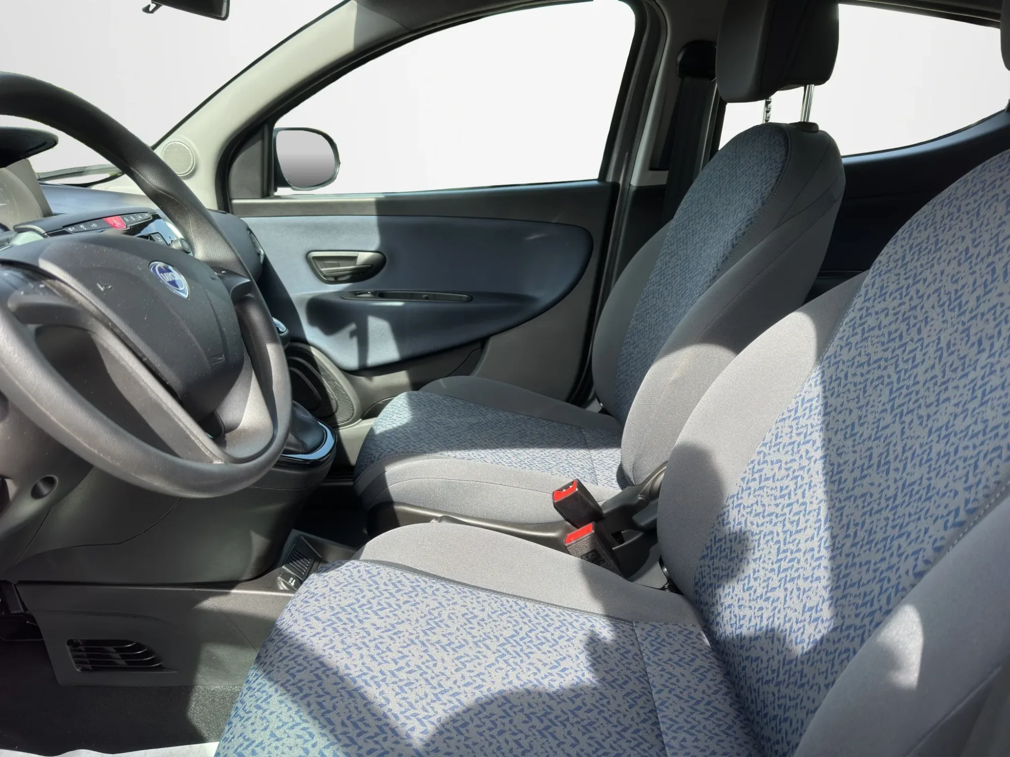 Lancia Ypsilon 1.0 HYBRID ORO 2023 — foto 7 di 14