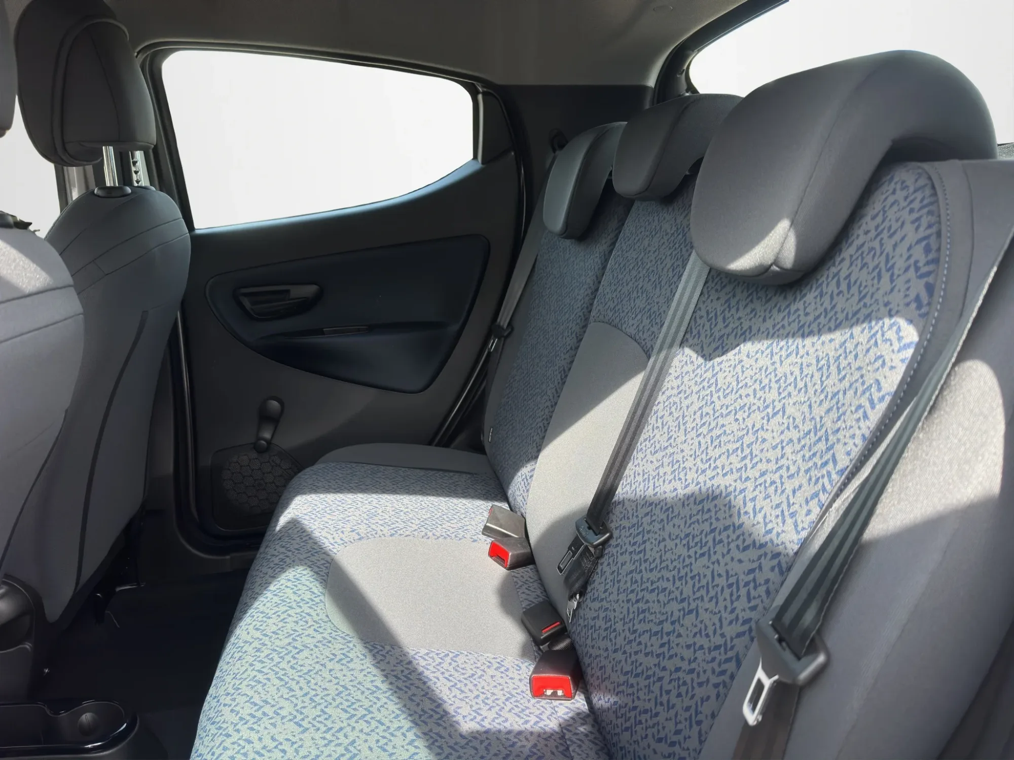Lancia Ypsilon 1.0 HYBRID ORO 2023 — foto 9 di 14