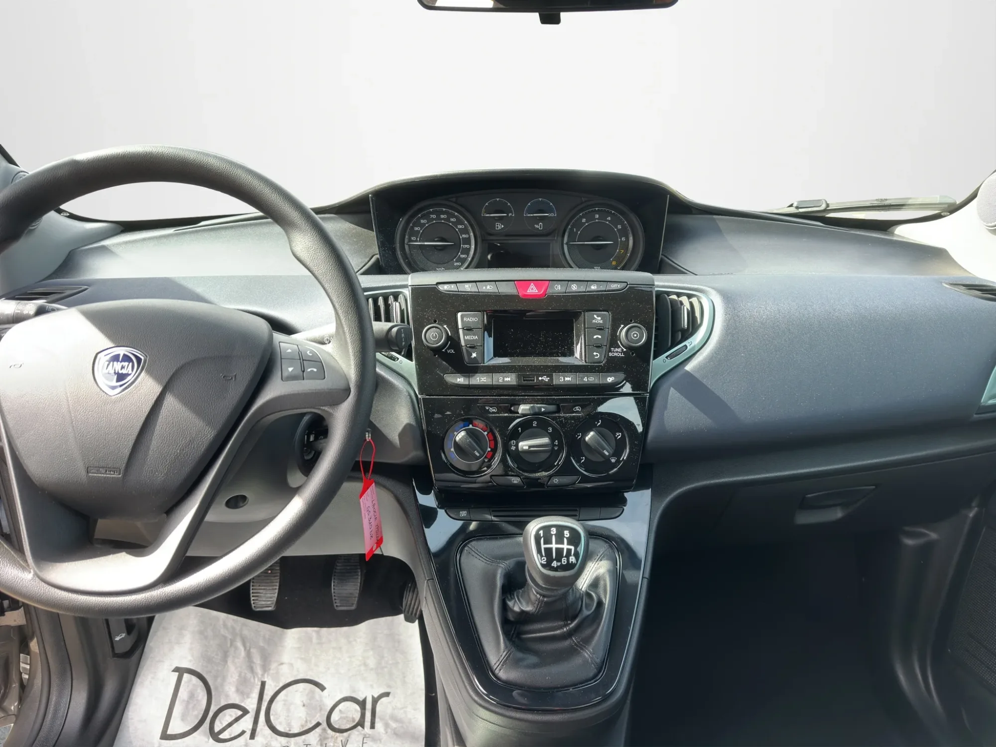Lancia Ypsilon 1.0 HYBRID ORO 2023 — foto 10 di 14
