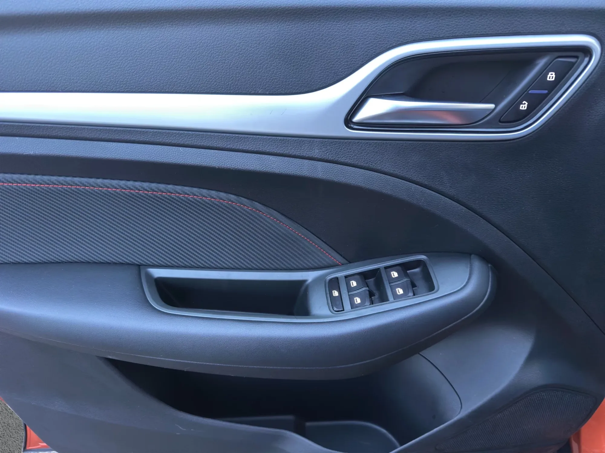 MG ZS 1.5 VTI-TECH LUXURY 2023 — foto 12 di 20
