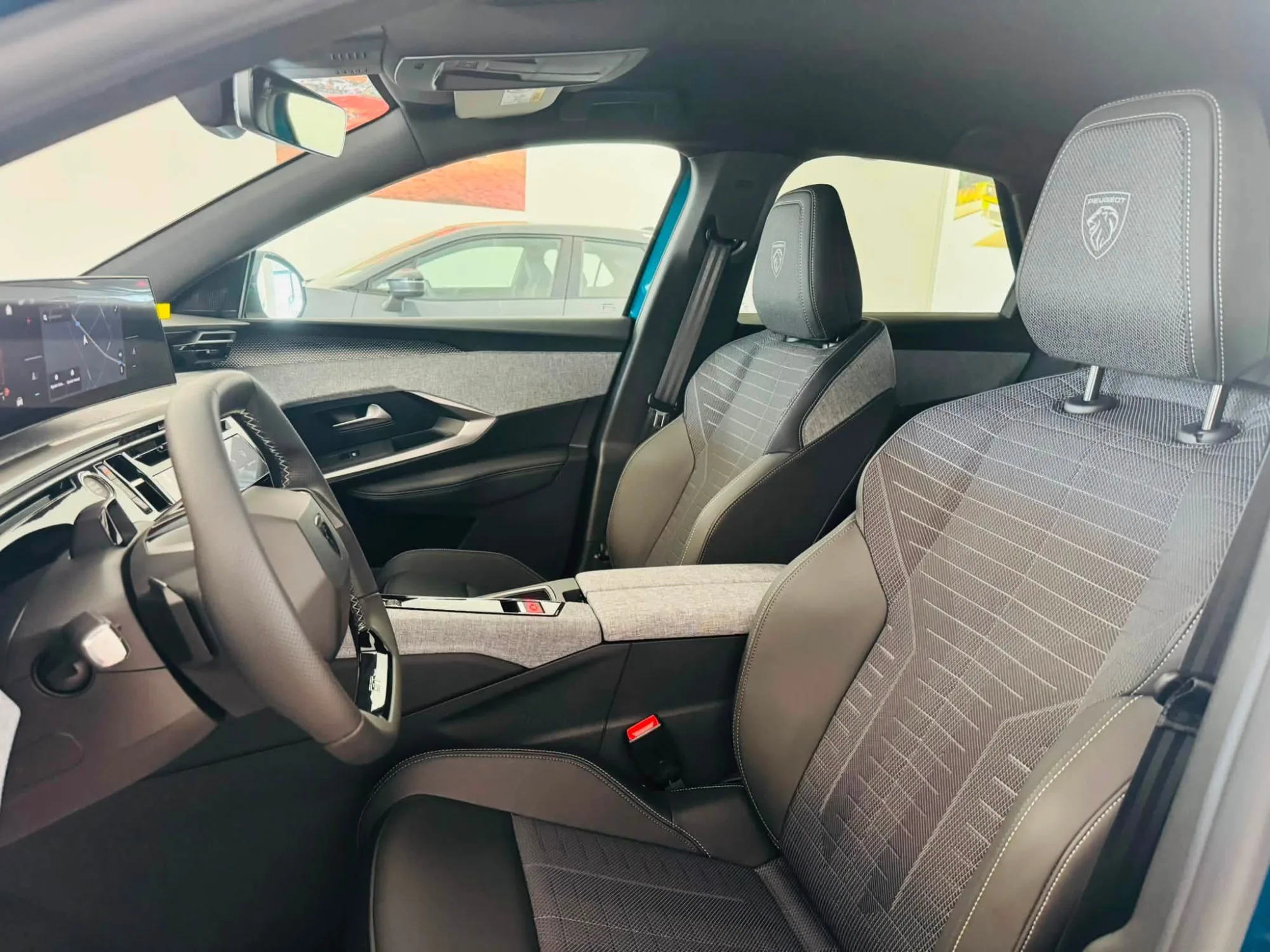 Peugeot 3008 GT Hybrid E-DCS6 2026 — foto 10 di 17