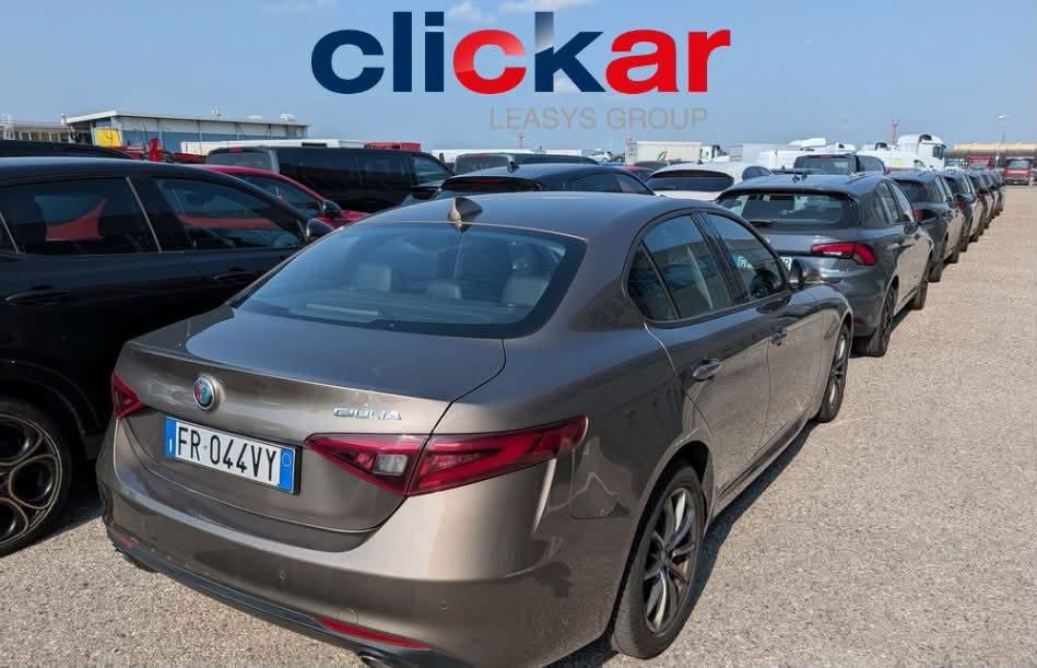 Alfa Romeo Giulia 2.2 TD 180 Cv. Super 2018 — foto 4 di 12