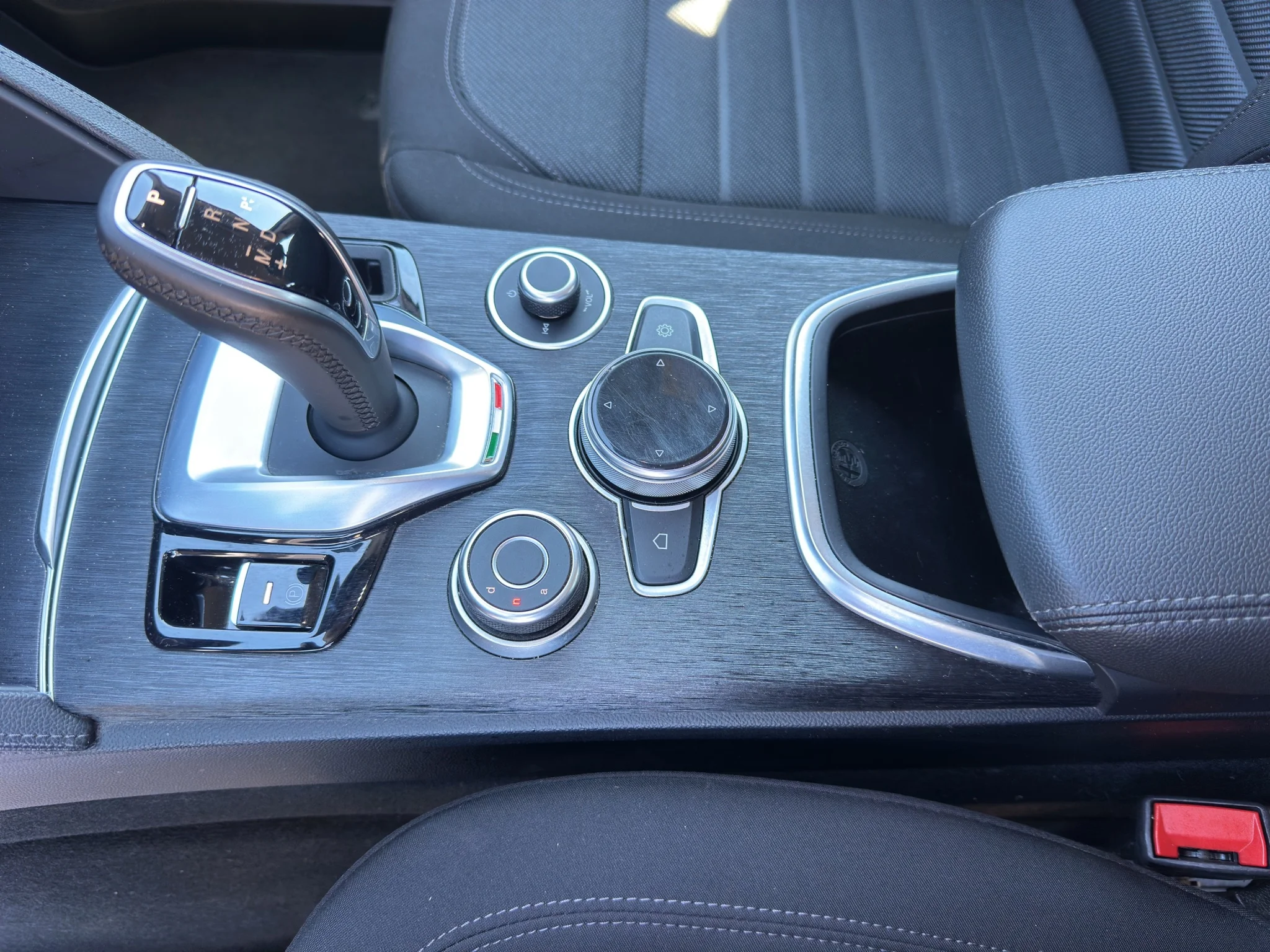 Alfa Romeo Stelvio 2.2 TURBO DIESEL AT8 Q4 BUSINESS 2021 — foto 16 di 23