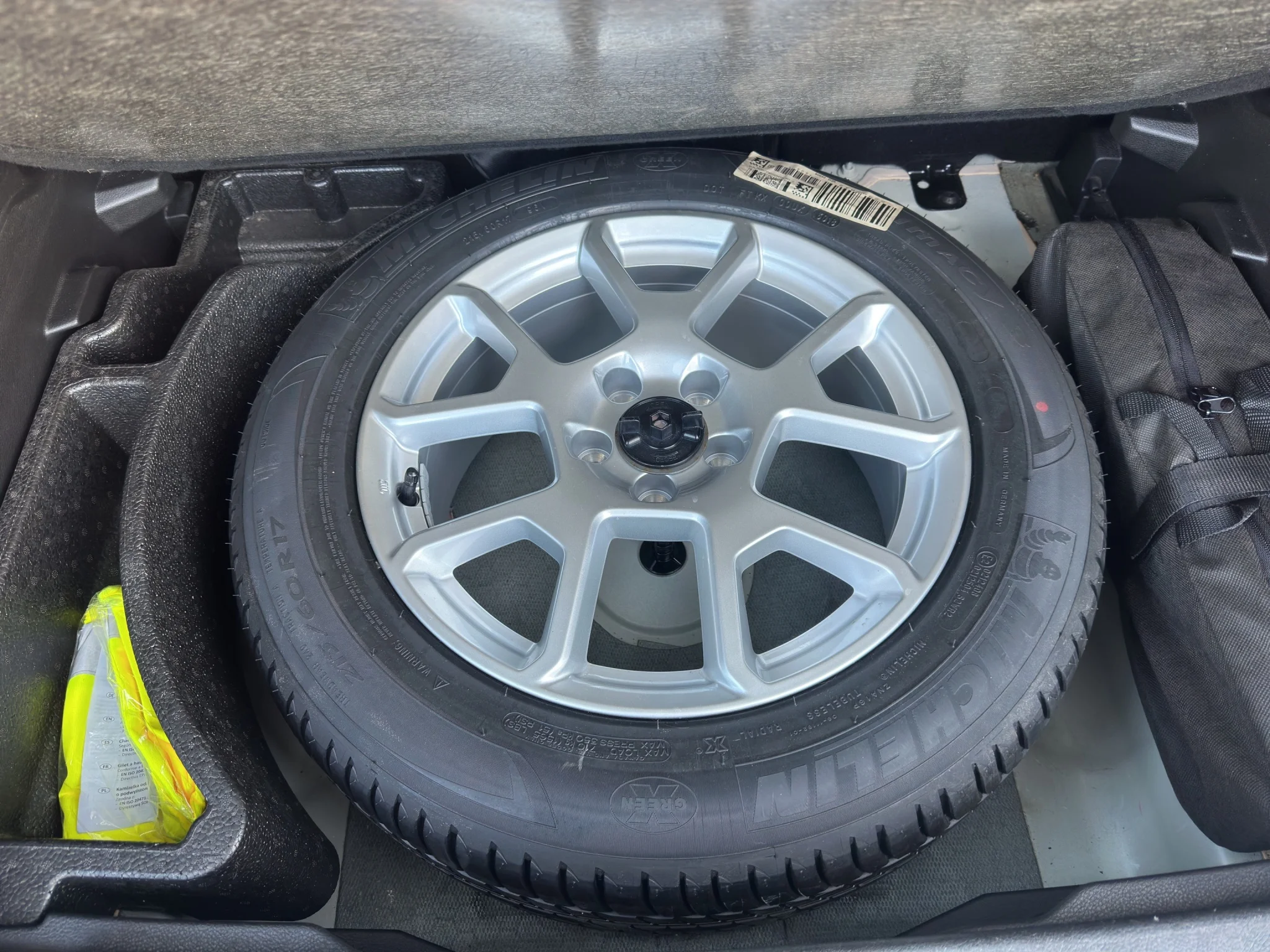Jeep Renegade 1.3 T4 DDCT LIMITED 2020 — foto 19 di 21