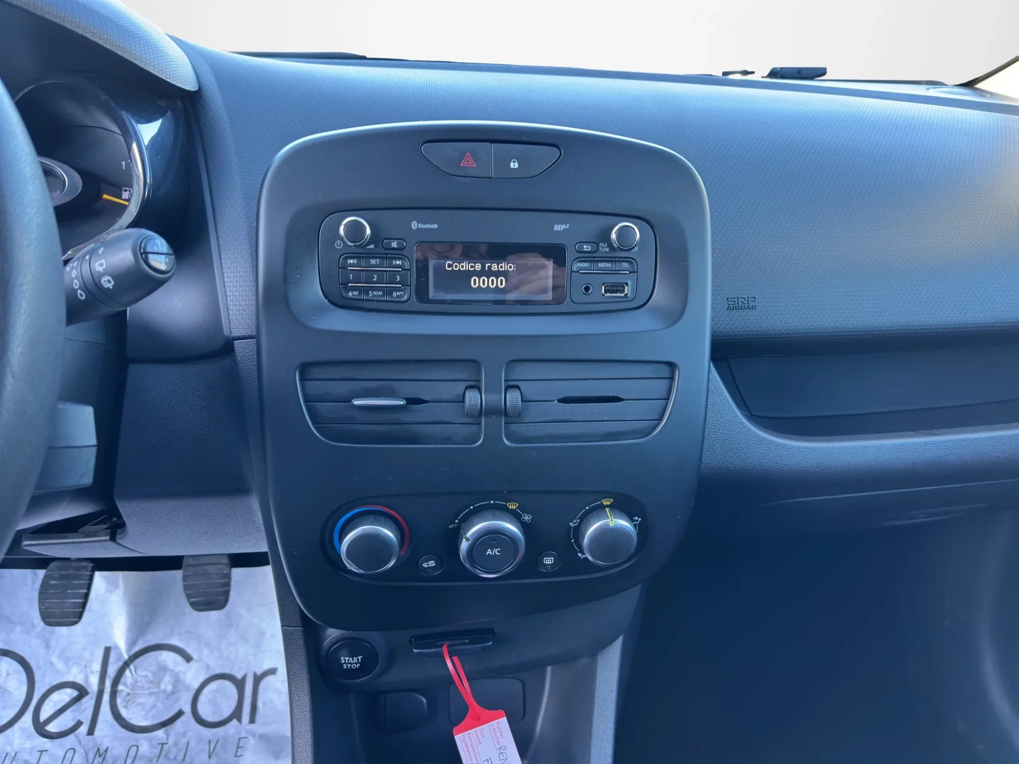 Renault Clio 1.5 DCI ENERGY LIFE 2016 — foto 15 di 19