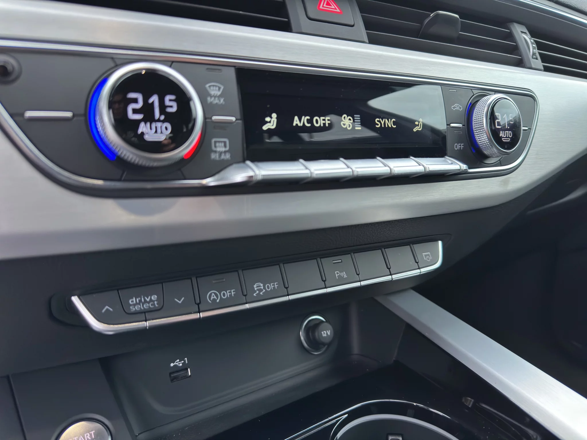 Audi A4 Avant 40 TDI 2.0 MHEV QUATTRO S LINE S-TRONIC 2024 — foto 16 di 23