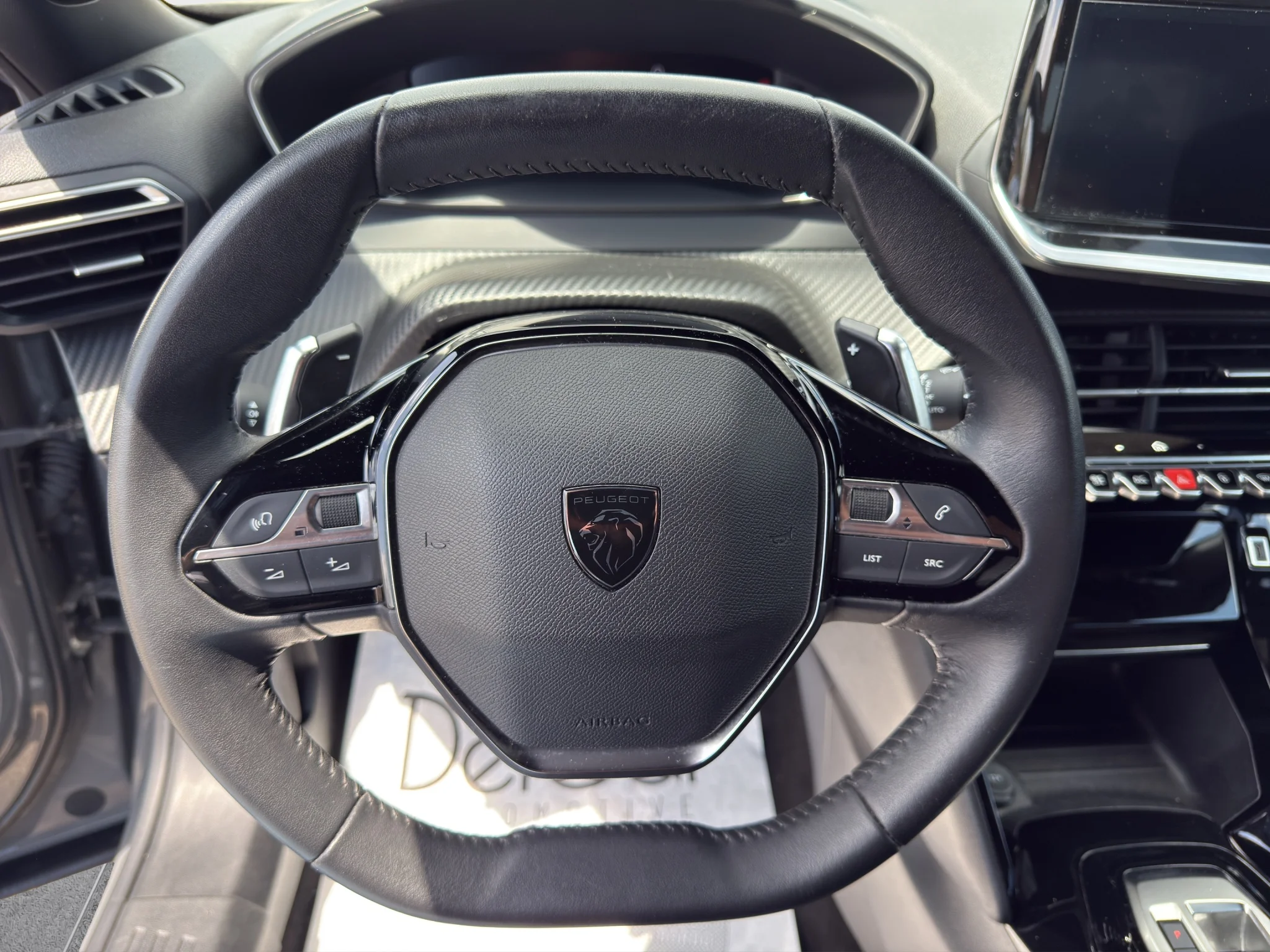 Peugeot 2008 BLUEHDI 1.5 EAT8 ALLURE 2023 — foto 10 di 21