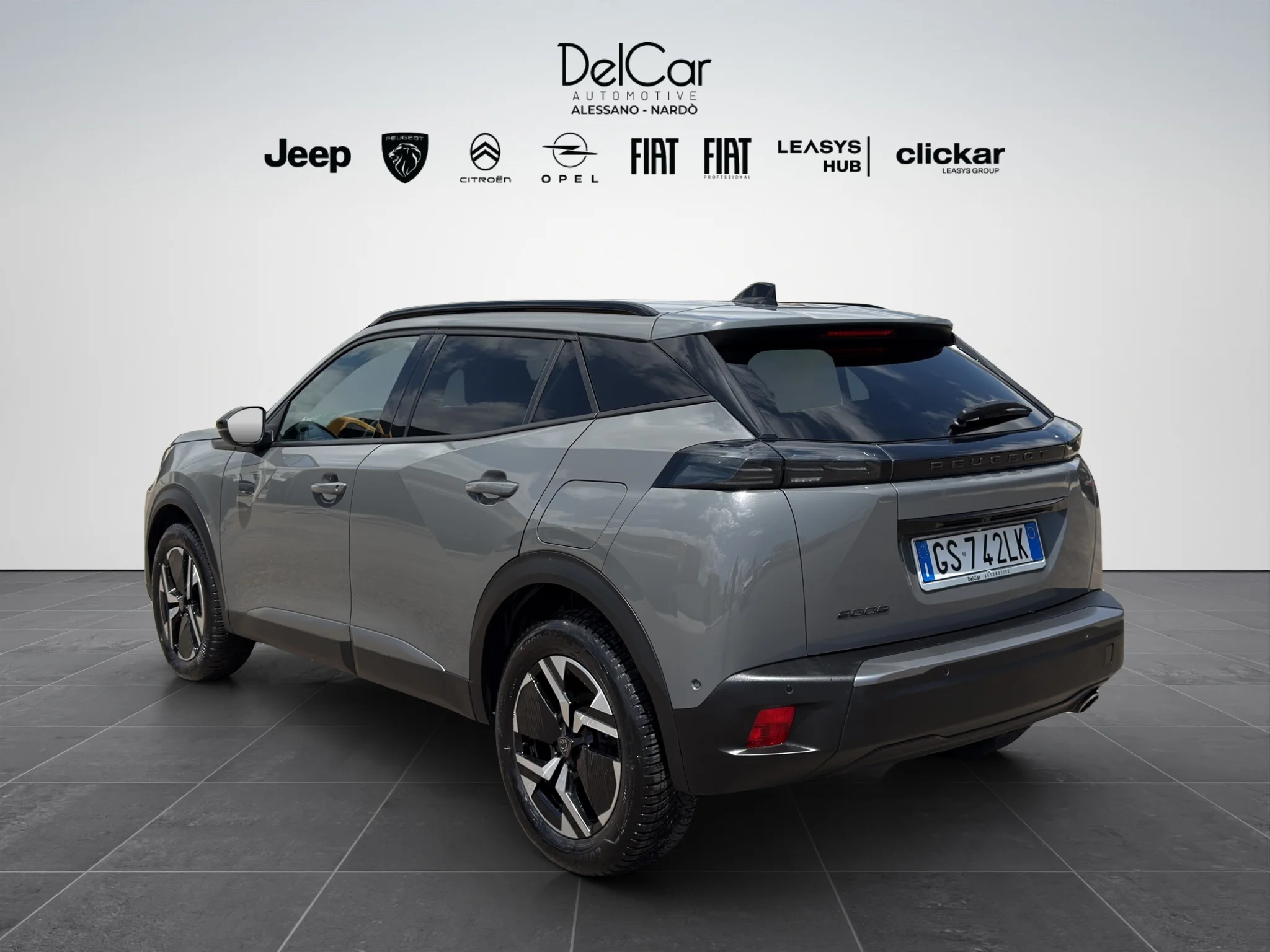 Peugeot 2008 BLUEHDI 1.5 EAT8 ALLURE 2023 — foto 4 di 21