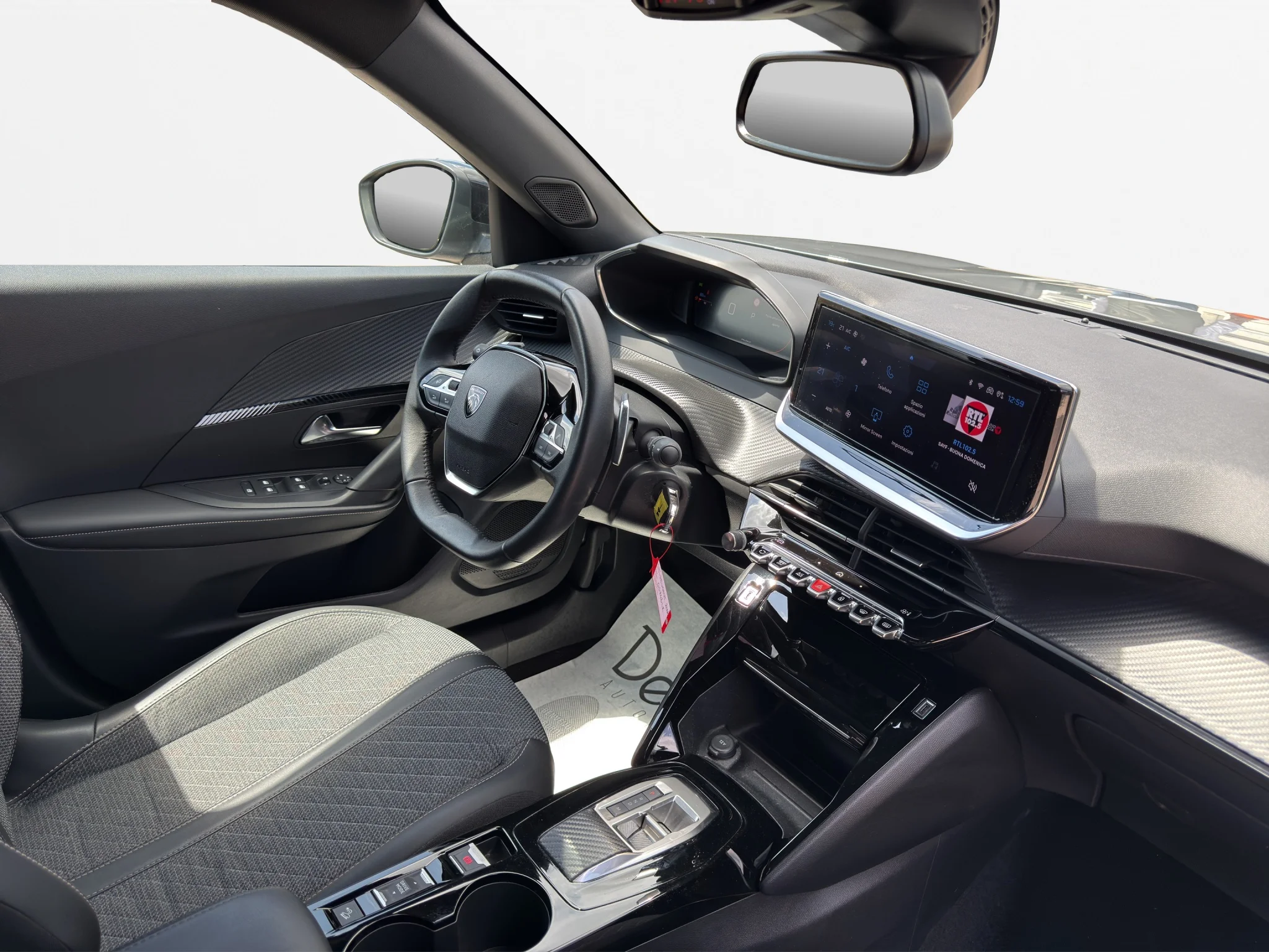 Peugeot 2008 BLUEHDI 1.5 EAT8 ALLURE 2023 — foto 18 di 21