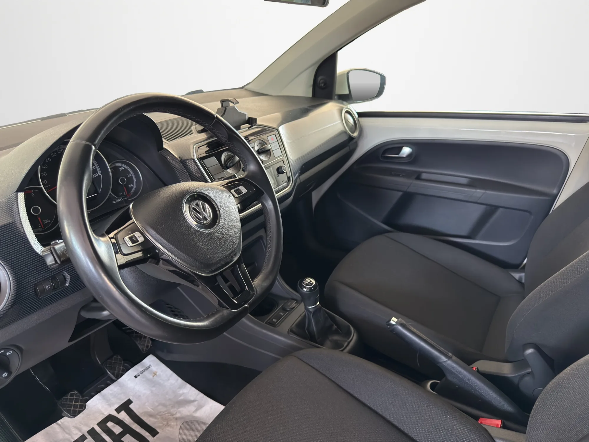 Volkswagen UP! 1.0 60 Cv. Move 2017 — foto 9 di 18