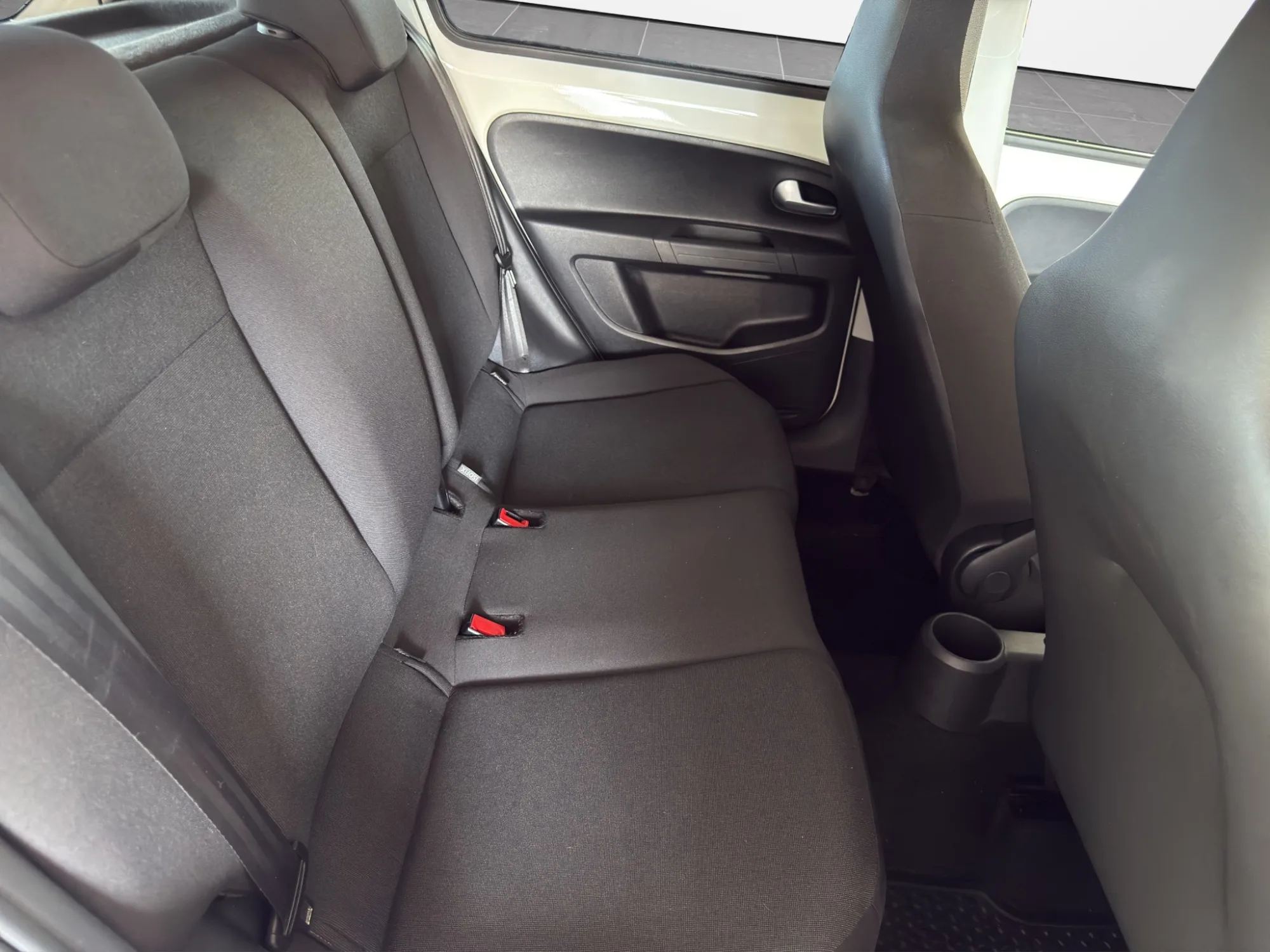 Volkswagen UP! 1.0 60 Cv. Move 2017 — foto 15 di 18