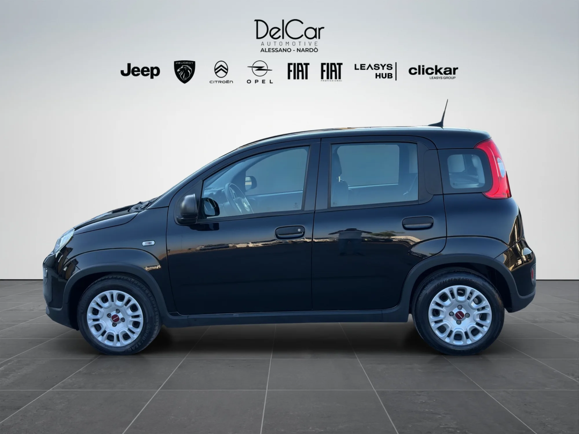 Fiat Panda 1.0 70 Cv. Hybrid 2023 — foto 3 di 20