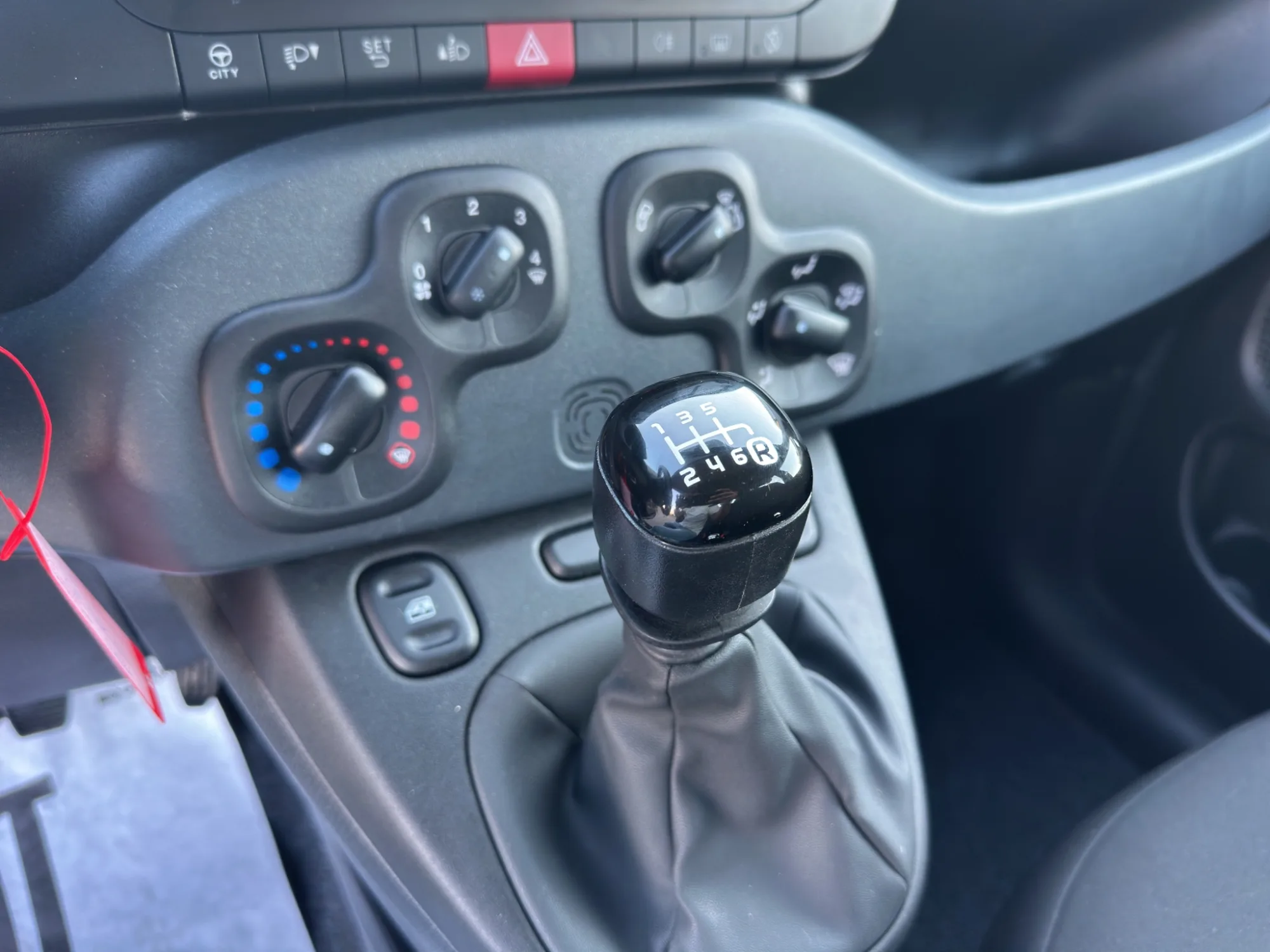 Fiat Panda 1.0 70 Cv. Hybrid 2023 — foto 16 di 20