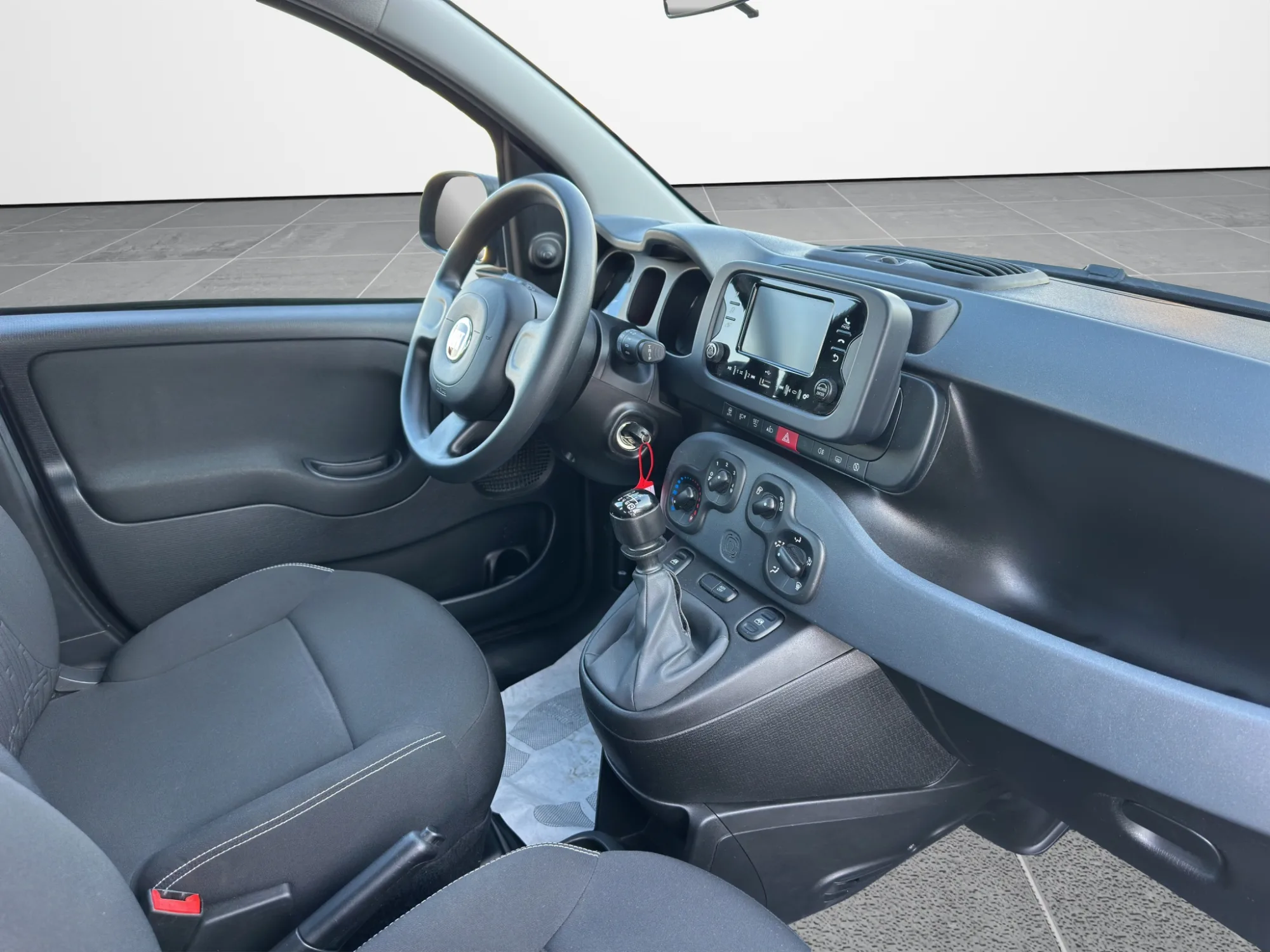 Fiat Panda 1.0 70 Cv. Hybrid 2023 — foto 18 di 20