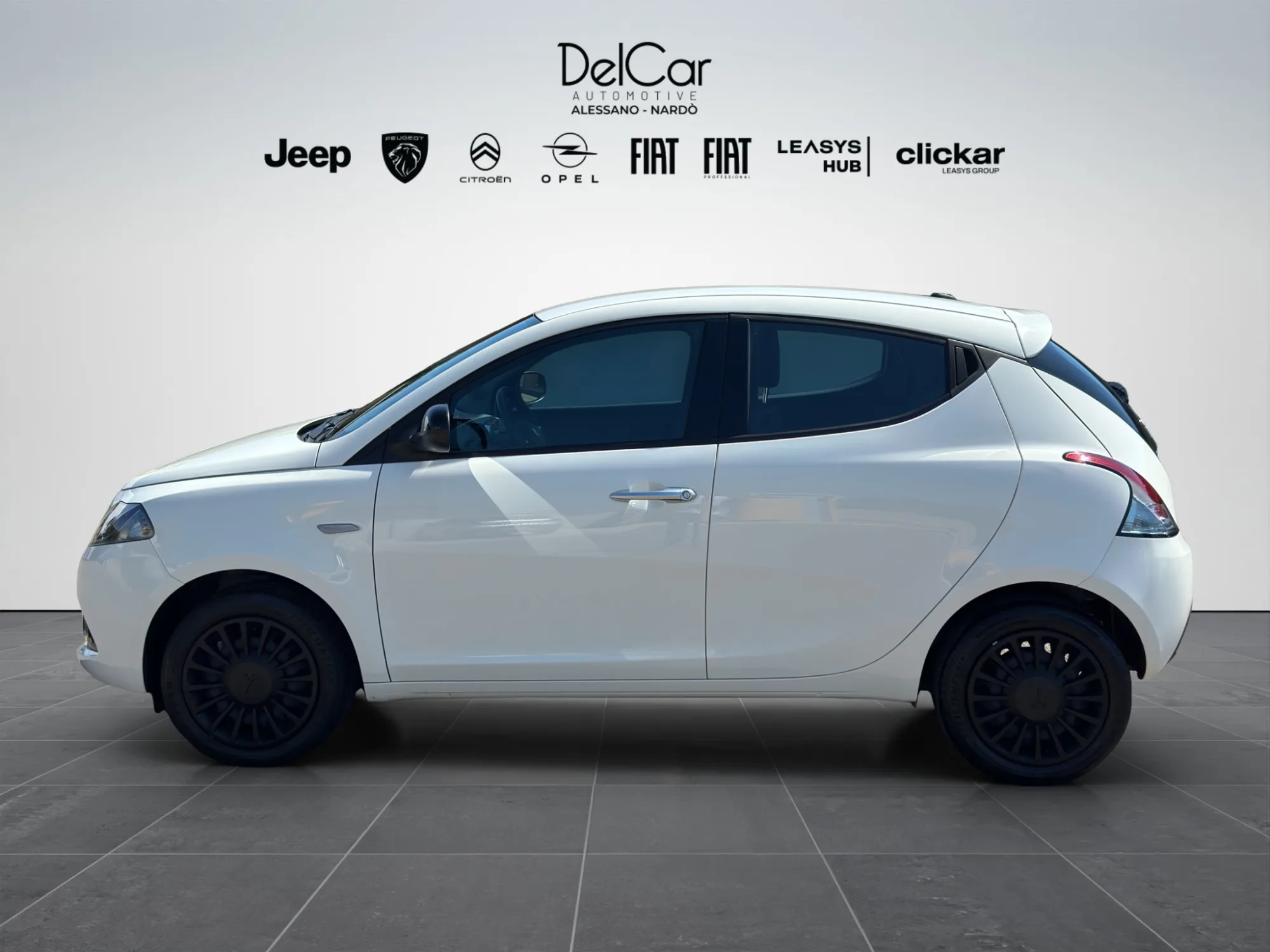 Lancia Ypsilon Silver 2023 — foto 3 di 21