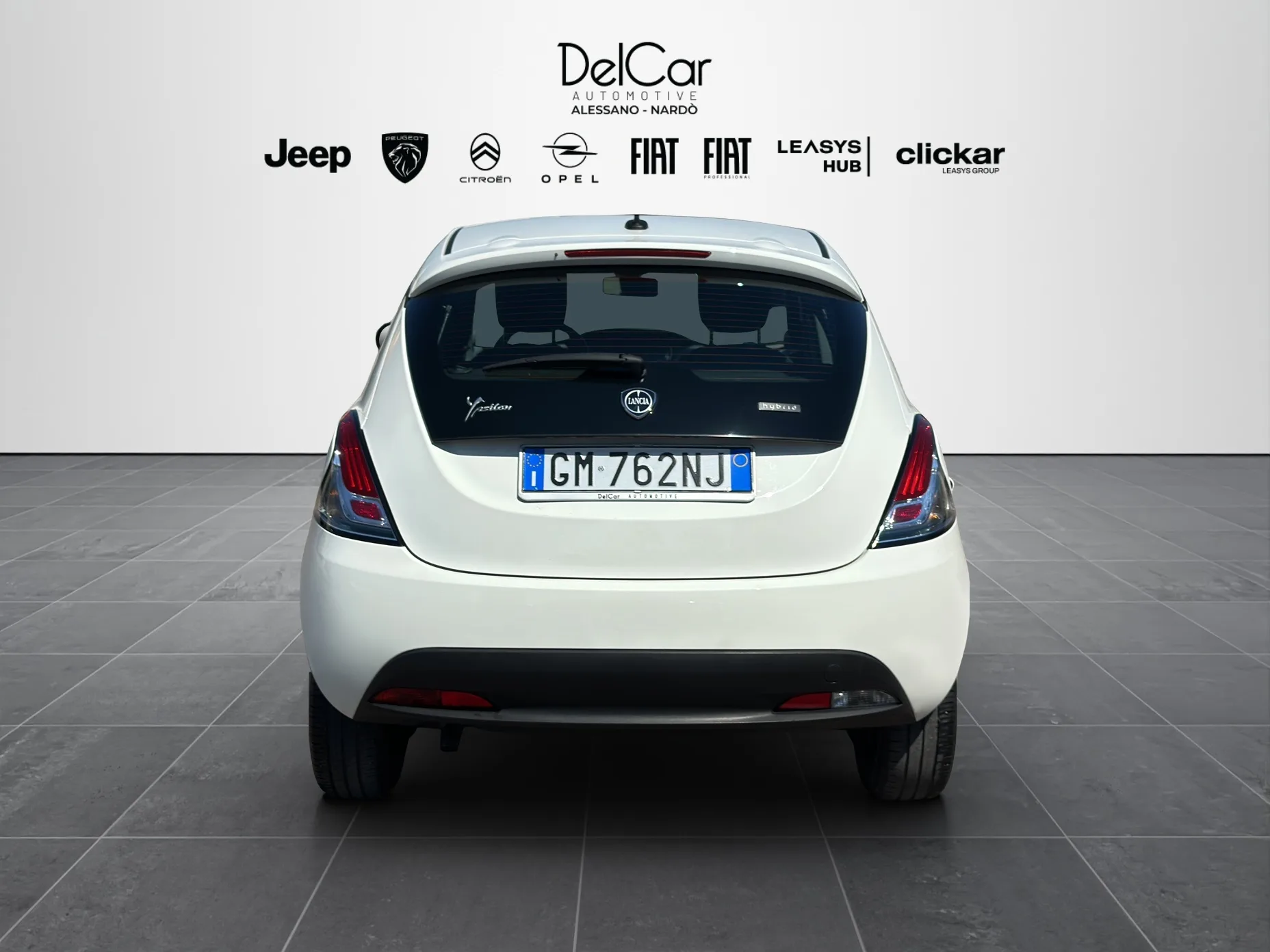 Lancia Ypsilon Silver 2023 — foto 5 di 21