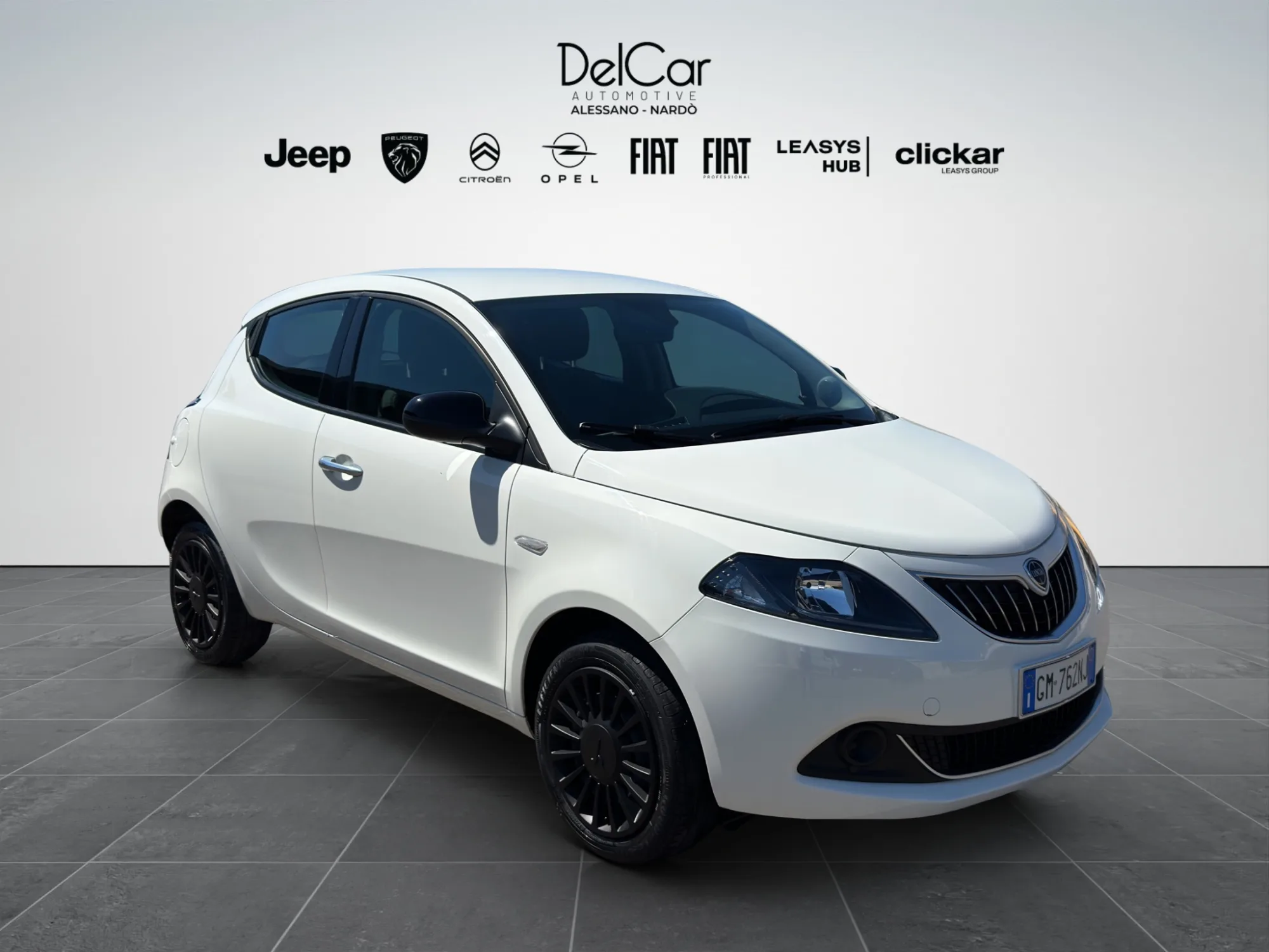 Lancia Ypsilon Silver 2023 — foto 8 di 21
