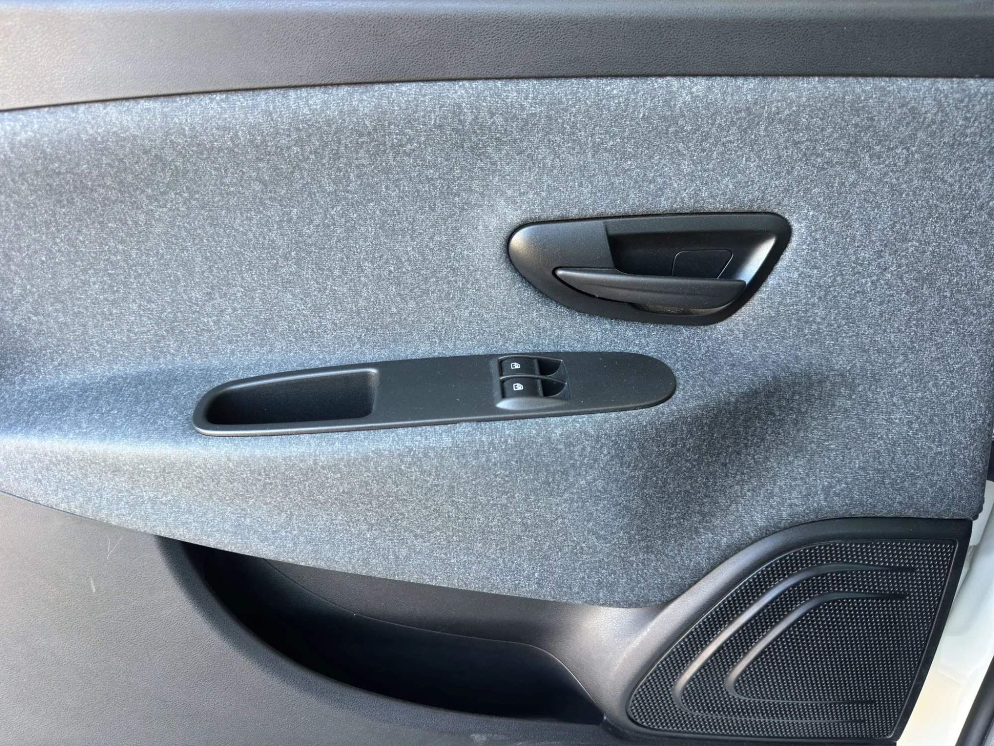 Lancia Ypsilon Silver 2023 — foto 12 di 21