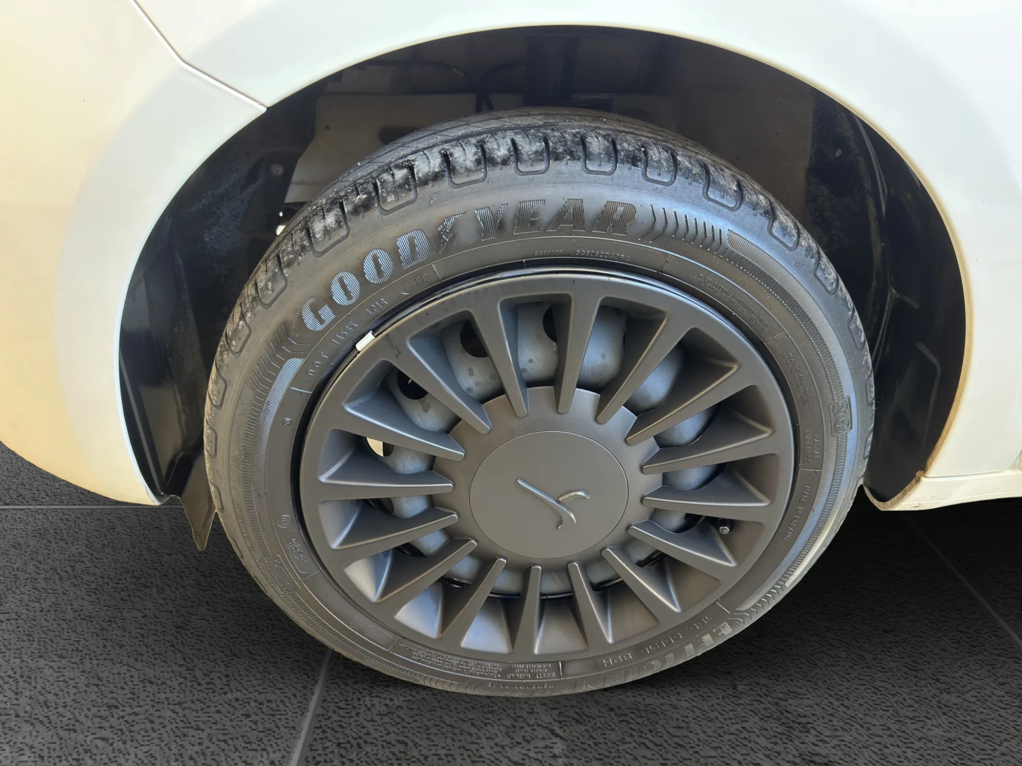 Lancia Ypsilon Silver 2023 — foto 21 di 21