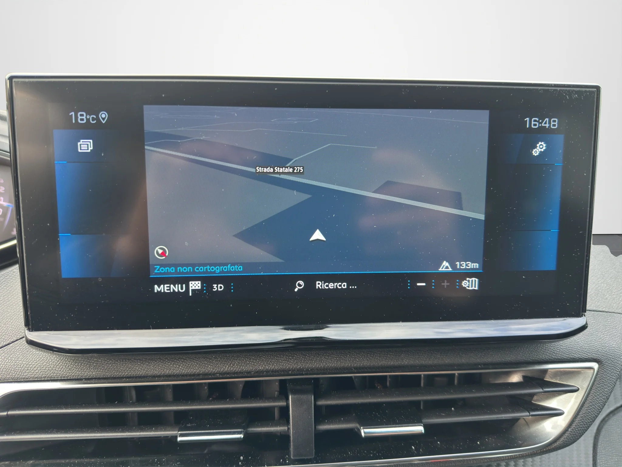 Peugeot 3008 BLUEHDI 1.5 EAT8 ALLURE 2022 — foto 15 di 21