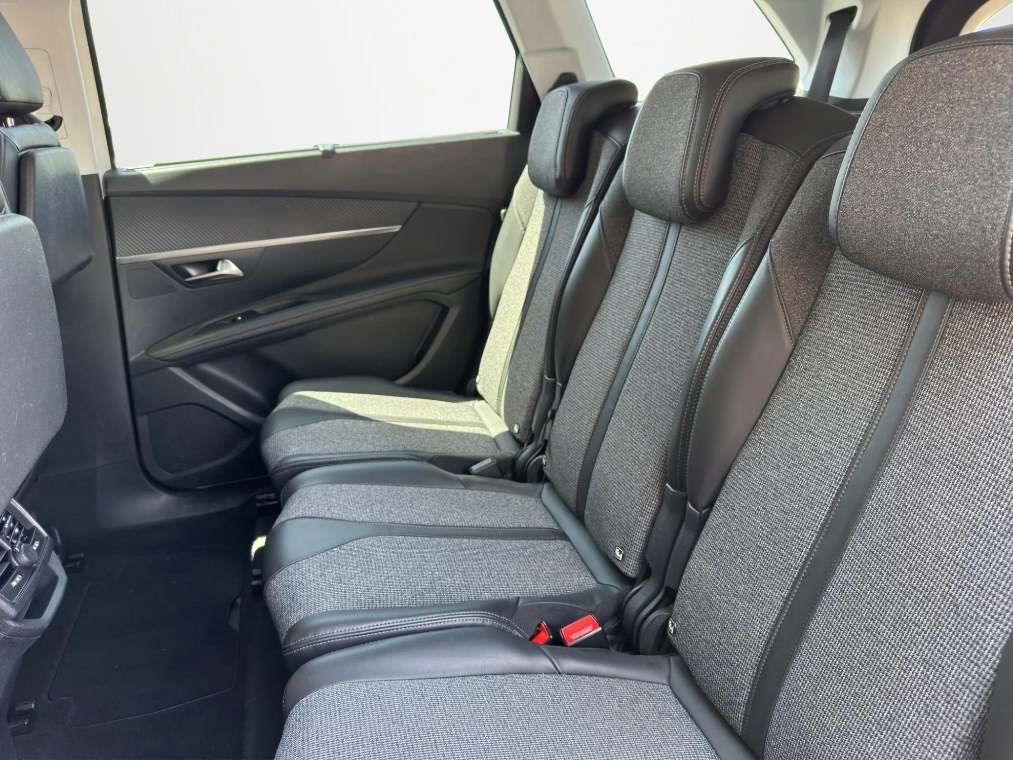 Peugeot 5008 1.5 130 Cv. BlueHDI EAT8 2018 — foto 13 di 21