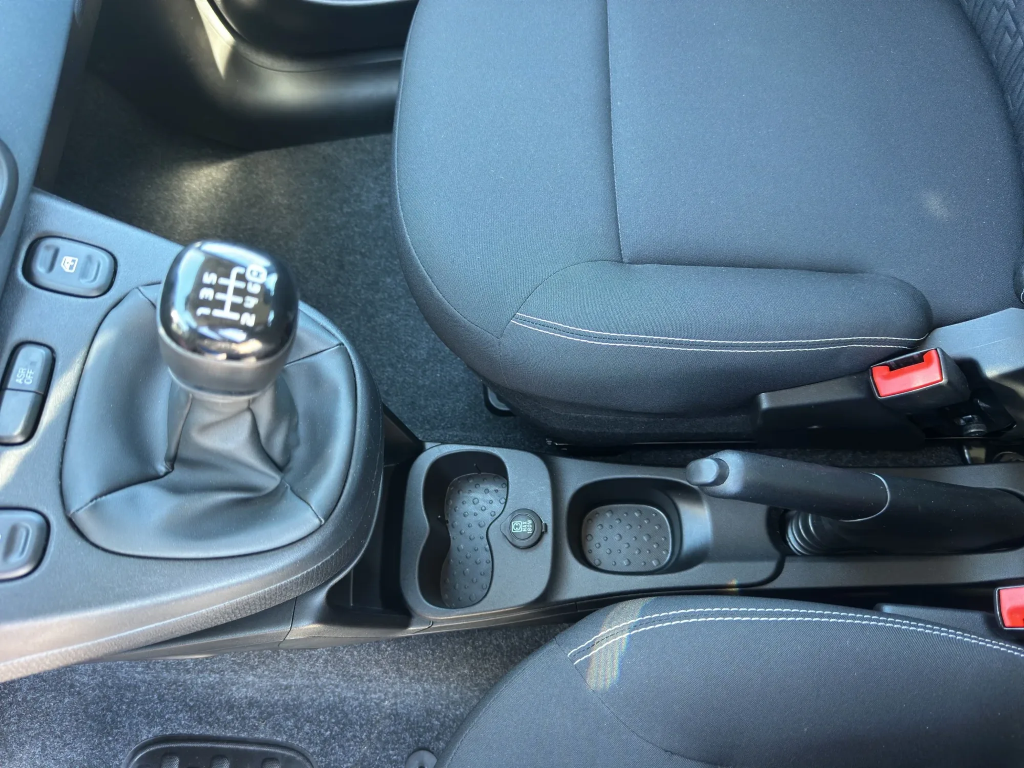 Fiat Panda 1.0 HYBRID 2024 — foto 17 di 19