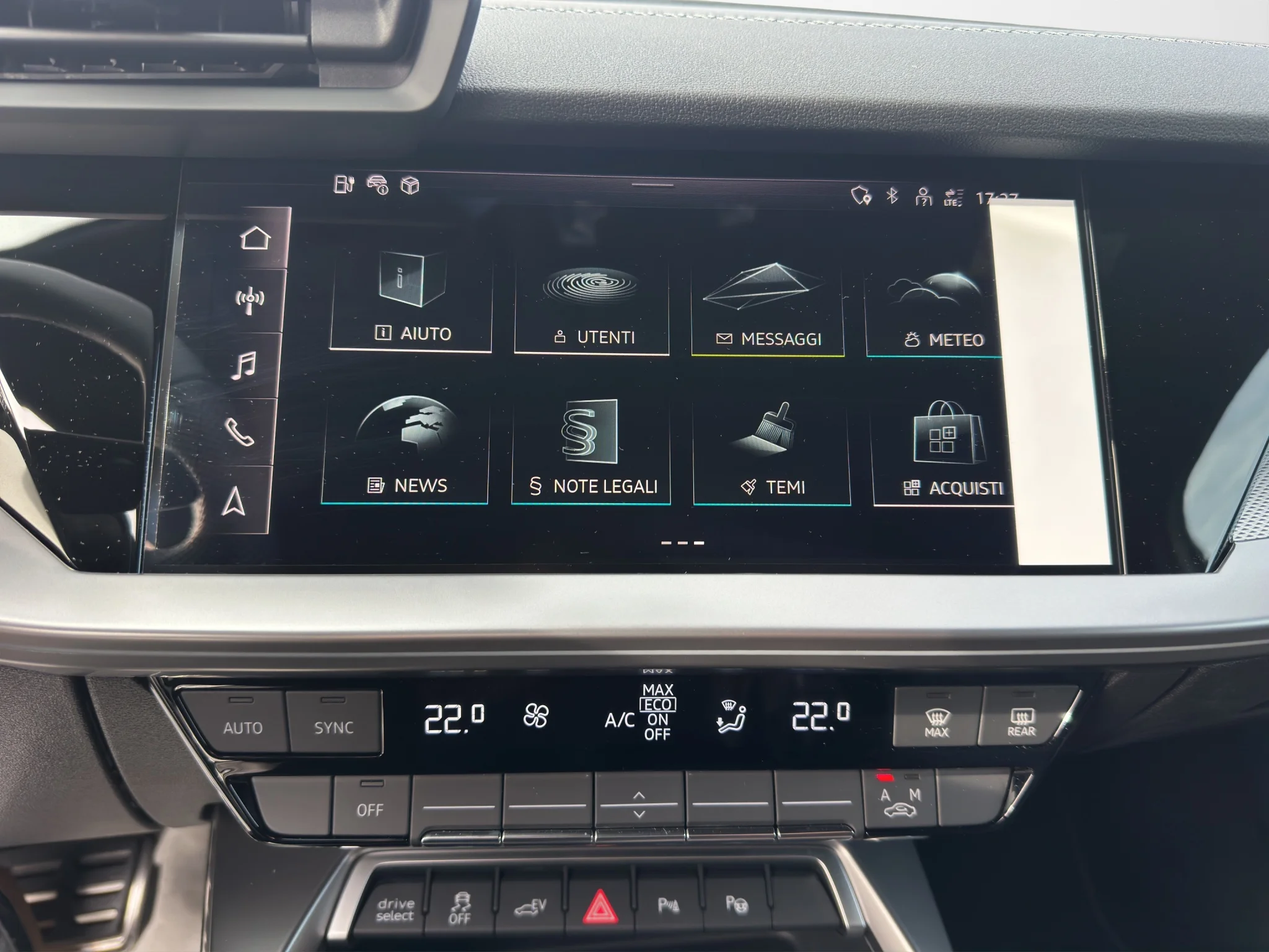 Audi A3 SPORTBACK 40 TFSI S-TRONIC S-LINE EDITION IBRIDA PLUG-IN 2024 — foto 15 di 23