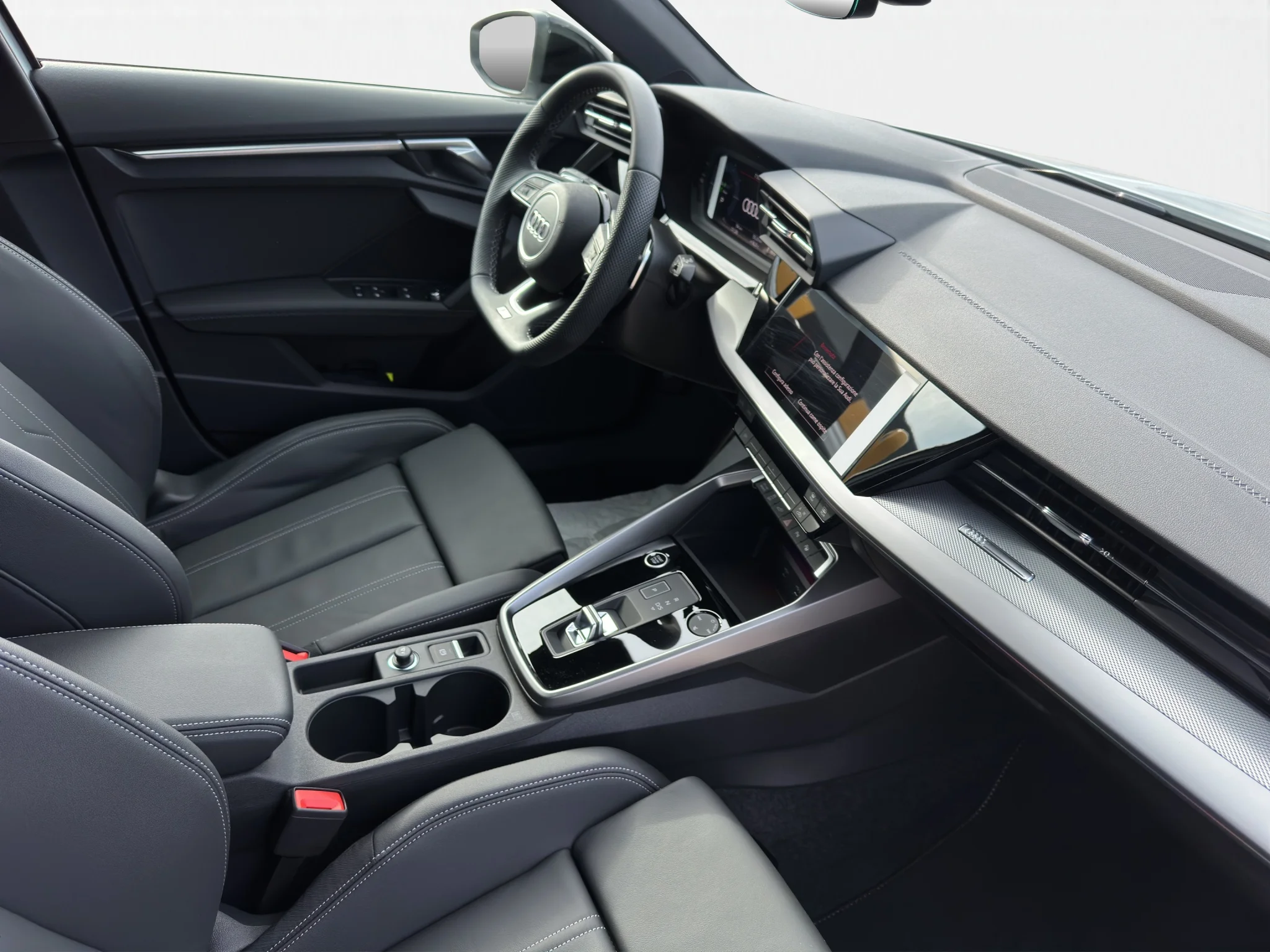 Audi A3 SPORTBACK 40 TFSI S-TRONIC S-LINE EDITION IBRIDA PLUG-IN 2024 — foto 18 di 23