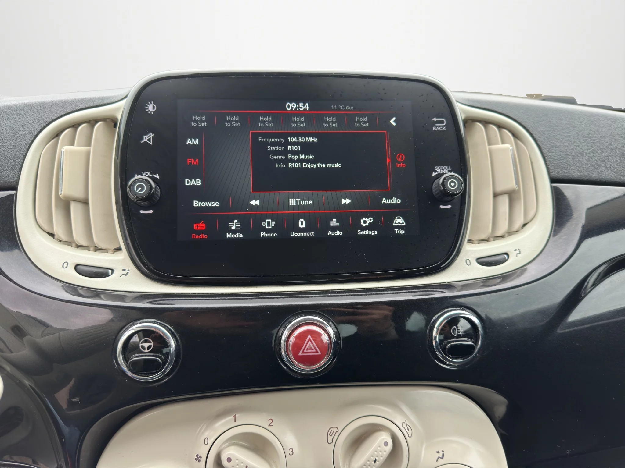 Fiat 500 1.0 HYBRID 2023 — foto 15 di 20