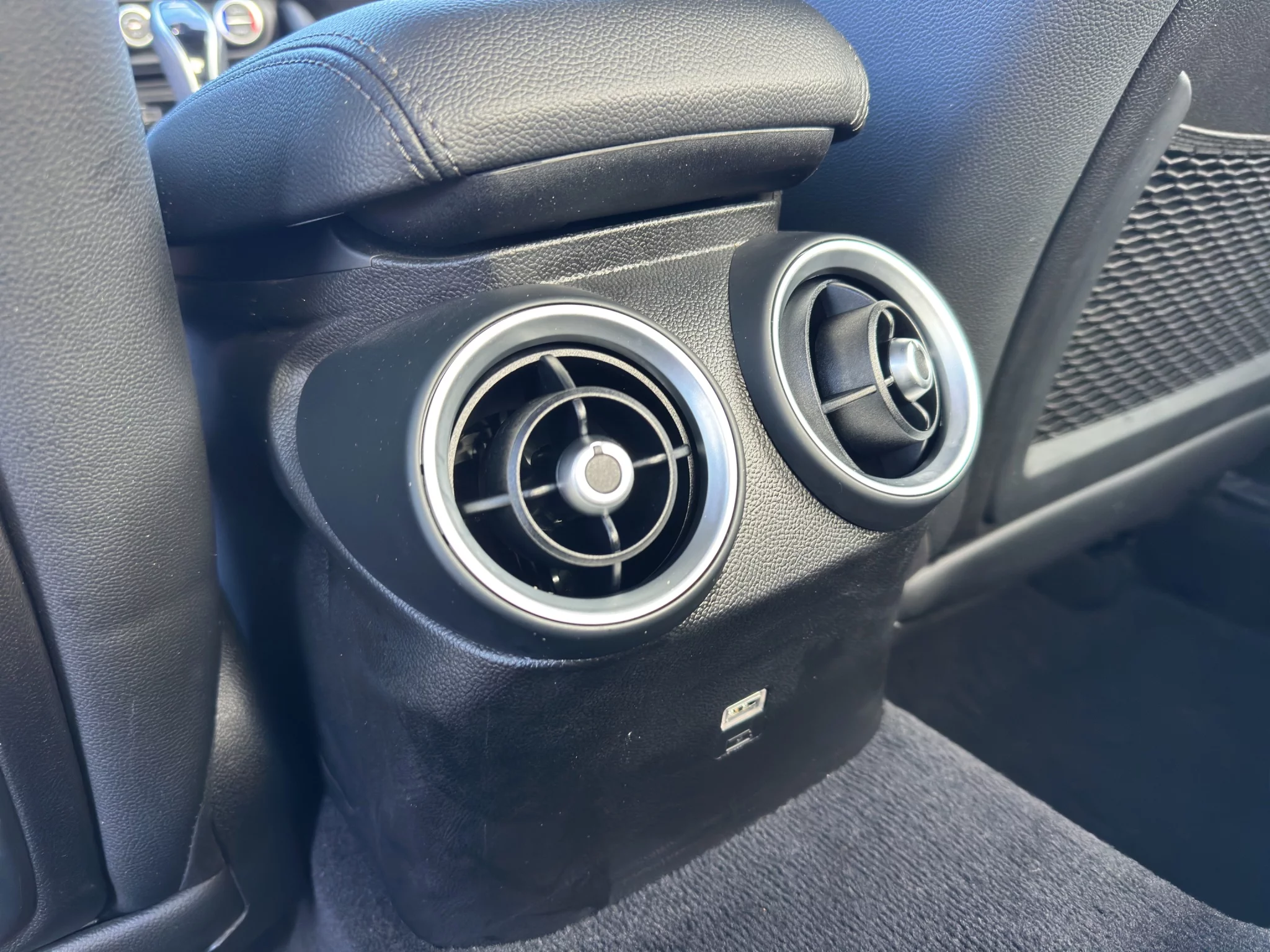 Alfa Romeo Giulia 2.0 TURBO VELOCE AT8 Q4 2023 — foto 18 di 22